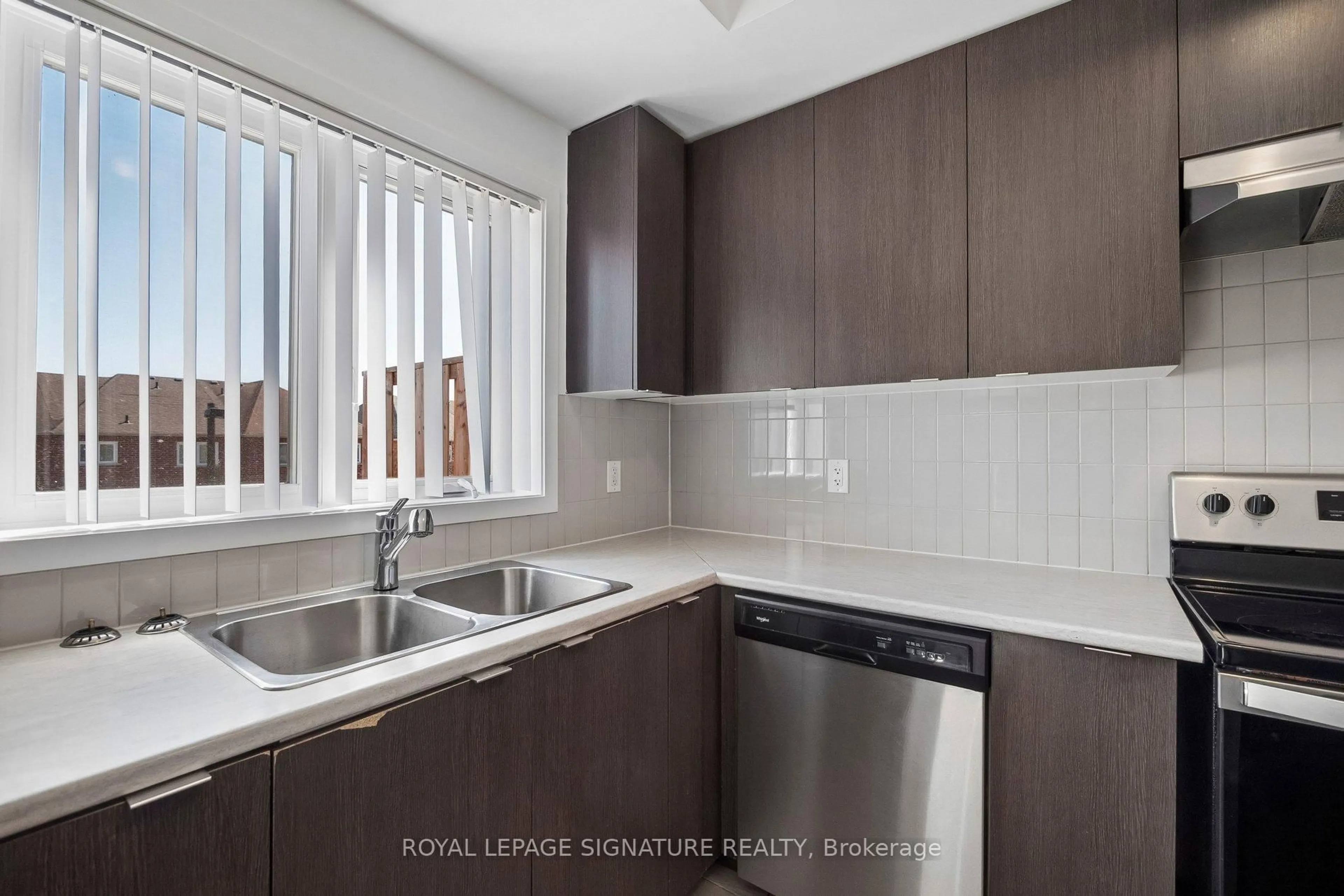 Standard kitchen, unknown for 1525 Kingston Rd #203, Pickering Ontario L1V 0E9