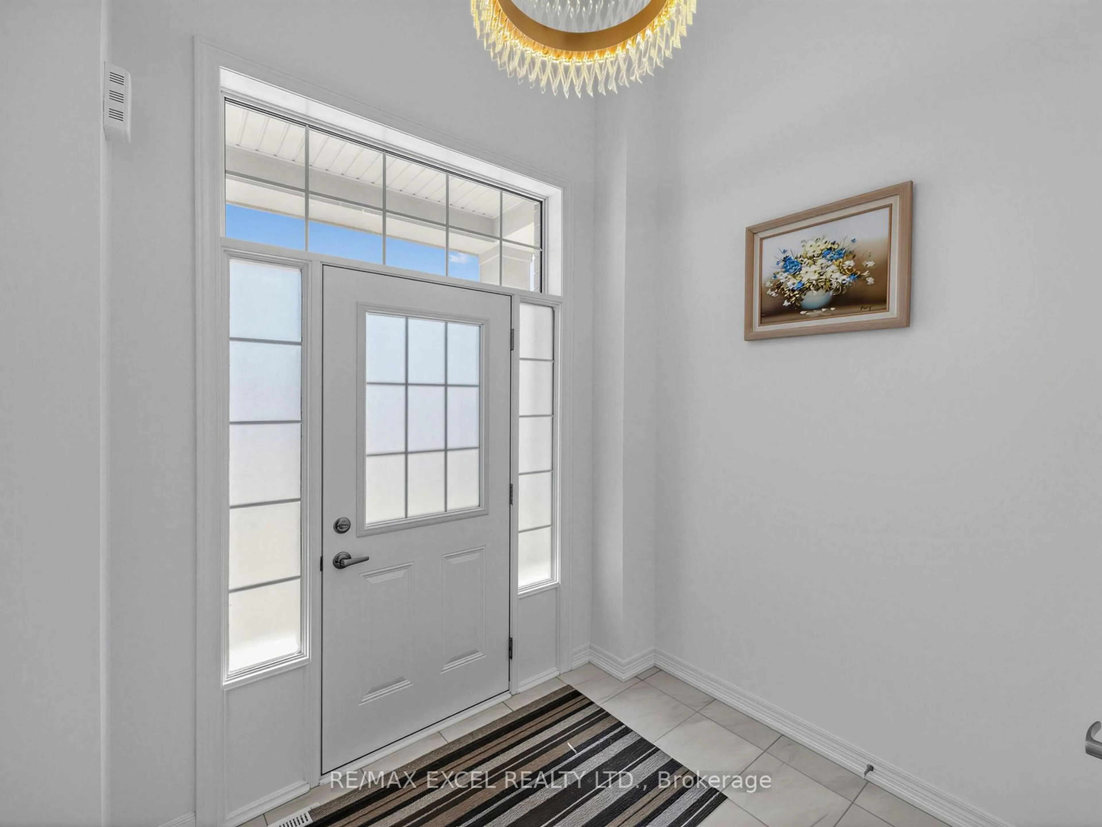 Indoor entryway for 966 CORMORANT Path, Pickering Ontario L1X 0P5