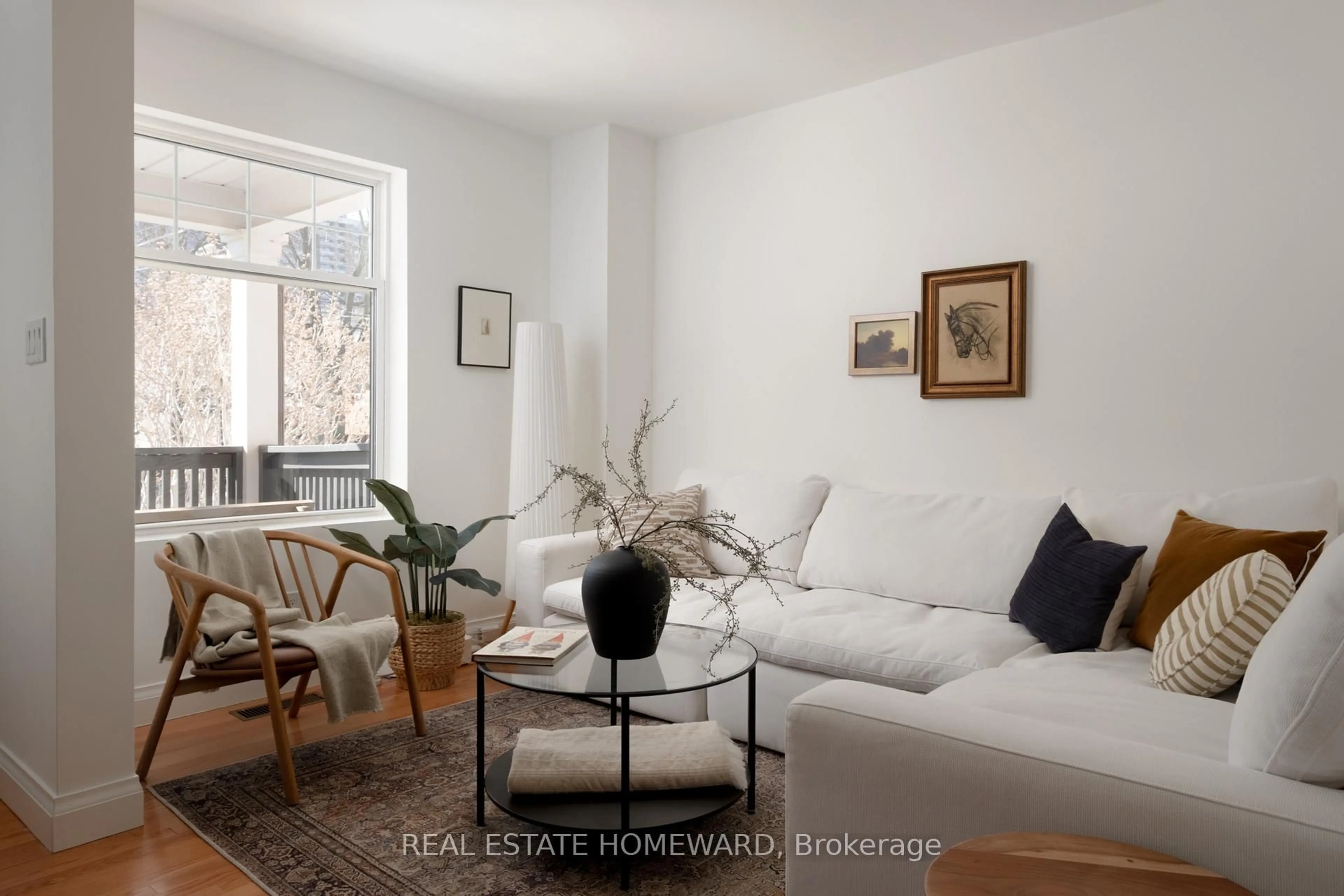 Living room with furniture, unknown for 52 Balfour Ave, Toronto Ontario M4C 1T6