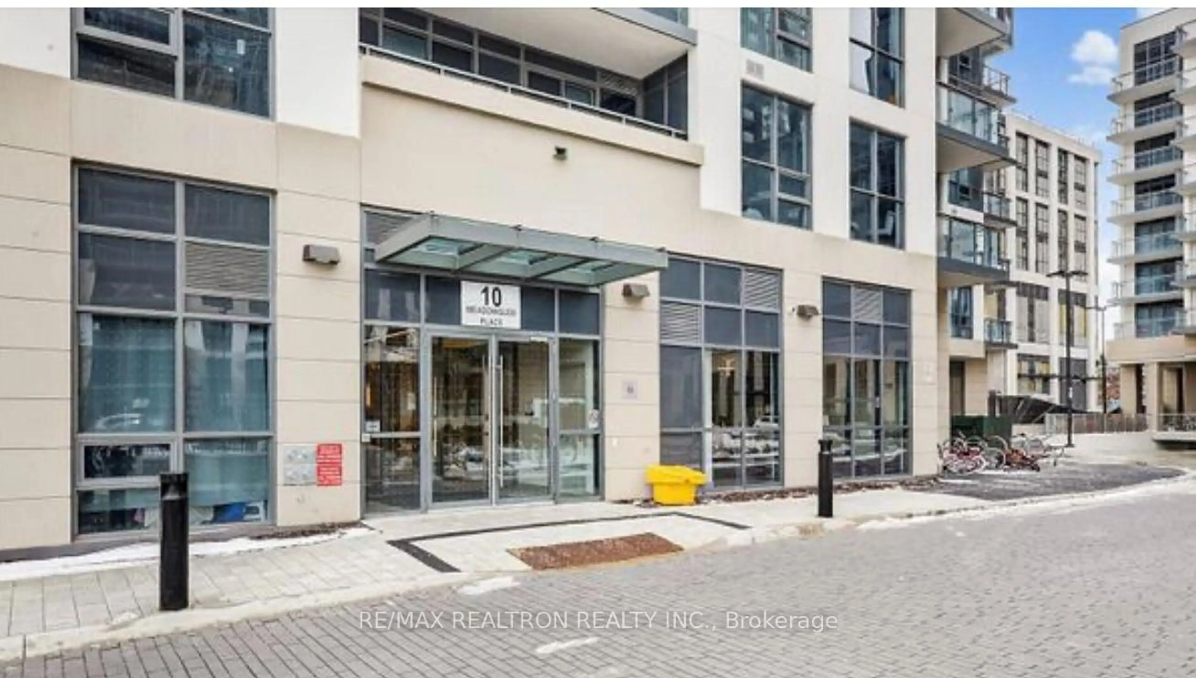 Indoor foyer for 10 Meadowglen Pl #1204, Toronto Ontario M1G 0A8