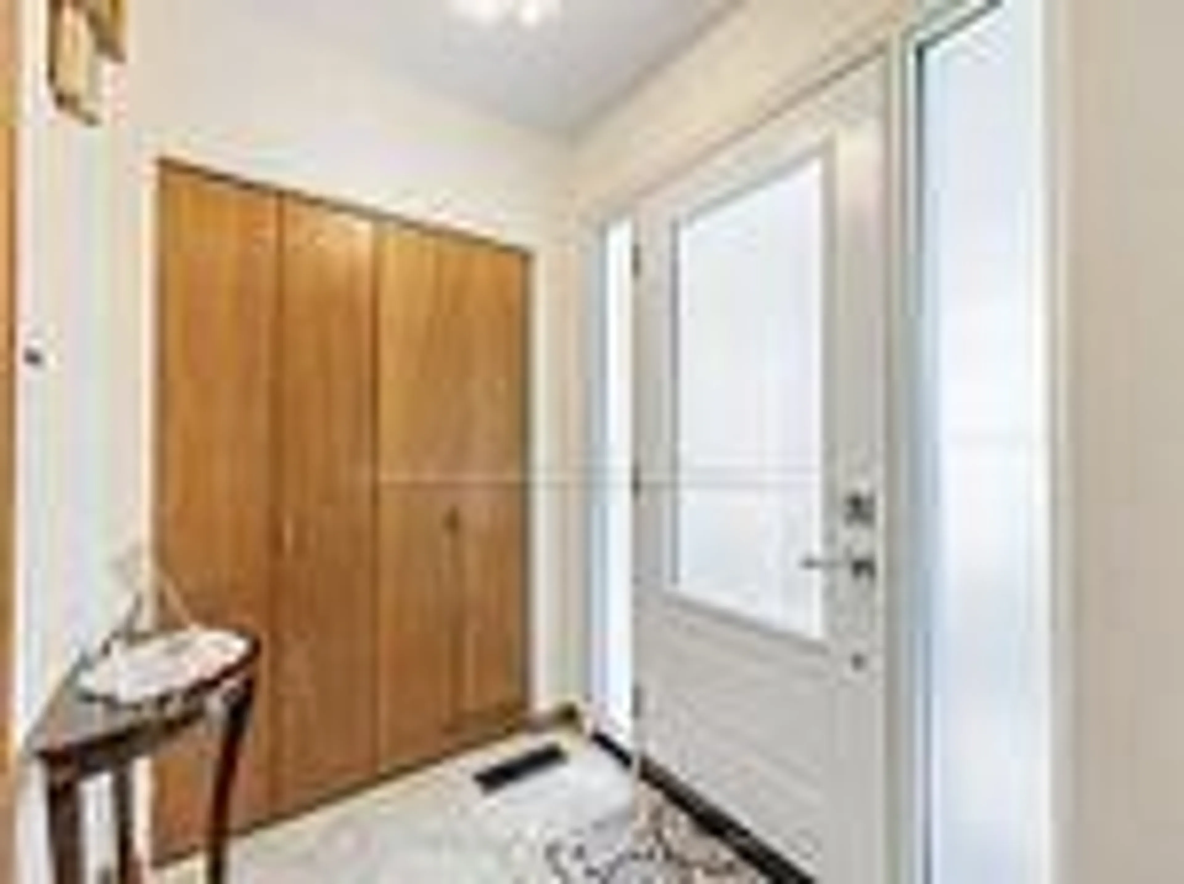 Indoor entryway for 205 Vauxhall Dr, Toronto Ontario M1P 1R6