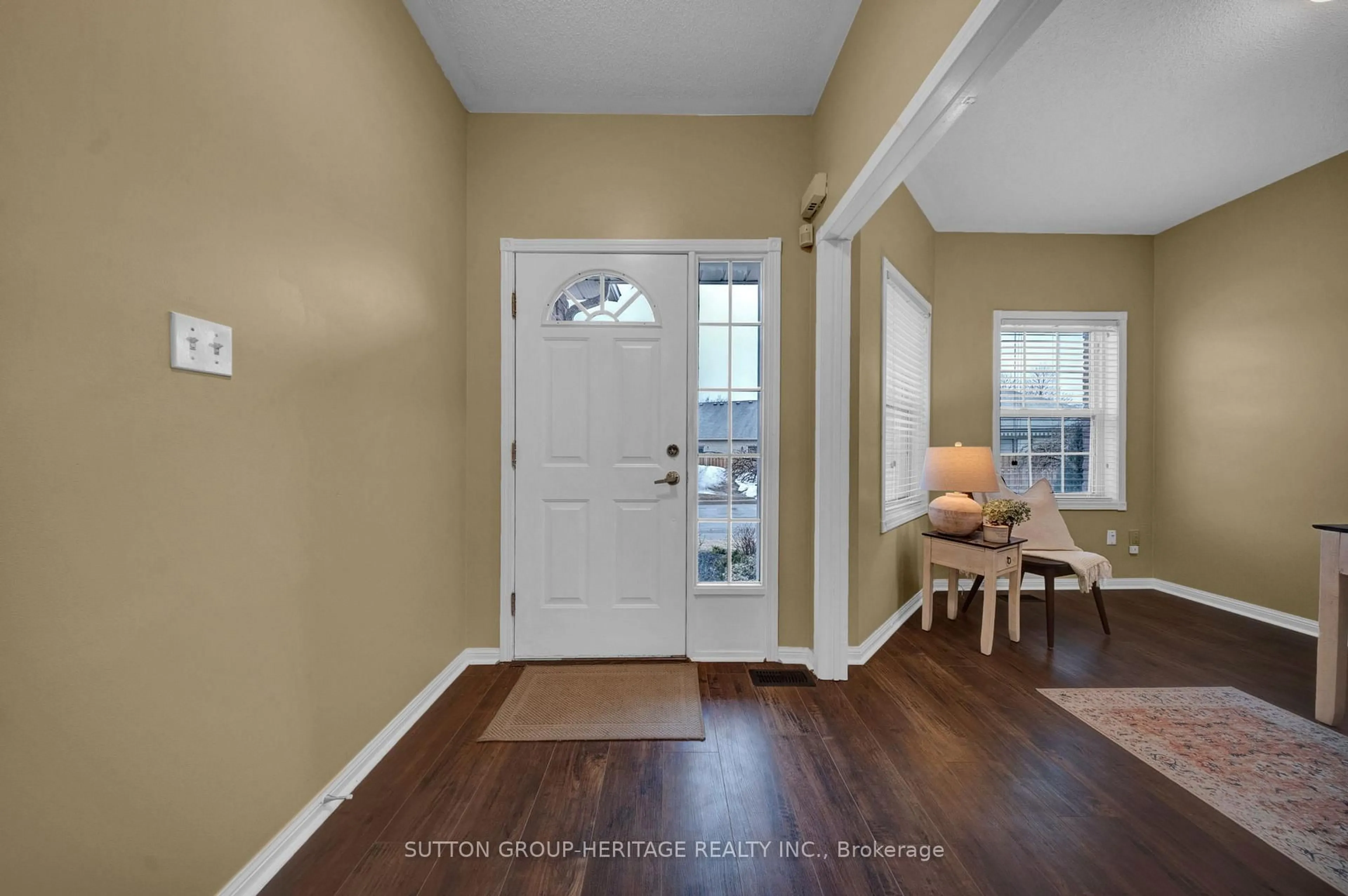 Indoor entryway for 1111 Wilson Rd #18, Oshawa Ontario L1G 8C2