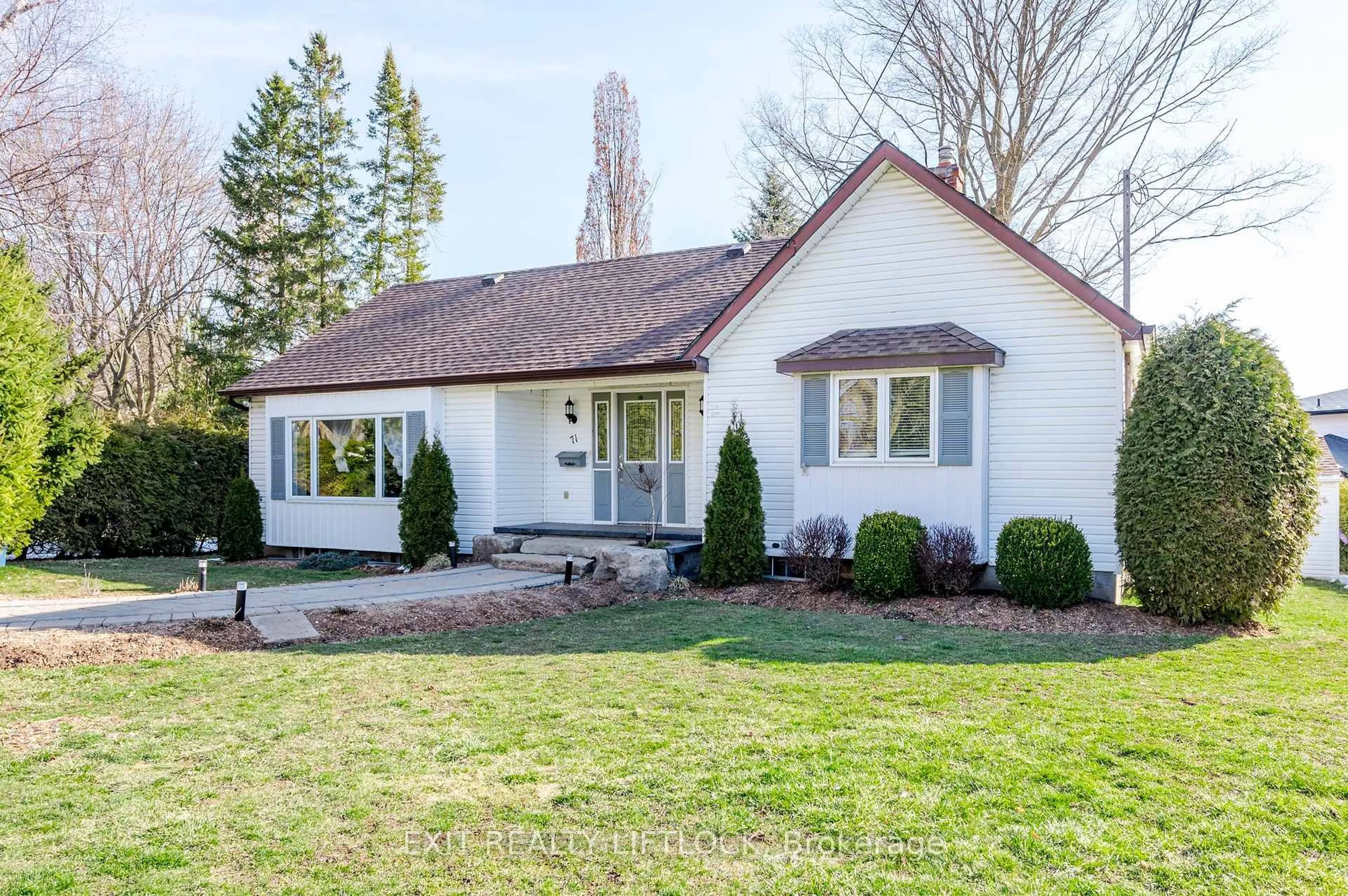 Home with brick exterior material, street for 71 High St, Clarington Ontario L1C 3B2