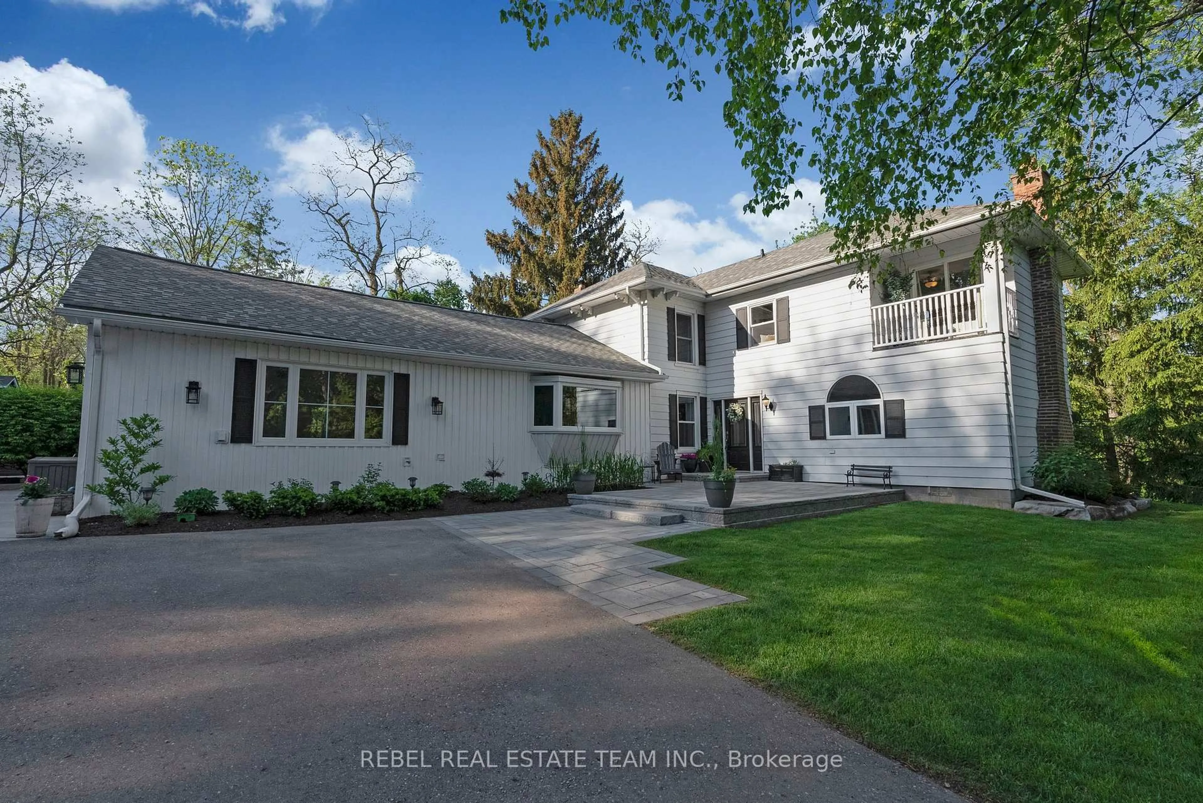 A pic from outside/outdoor area/front of a property/back of a property/a pic from drone, street for 5462 Main St, Clarington Ontario L0B 1M0