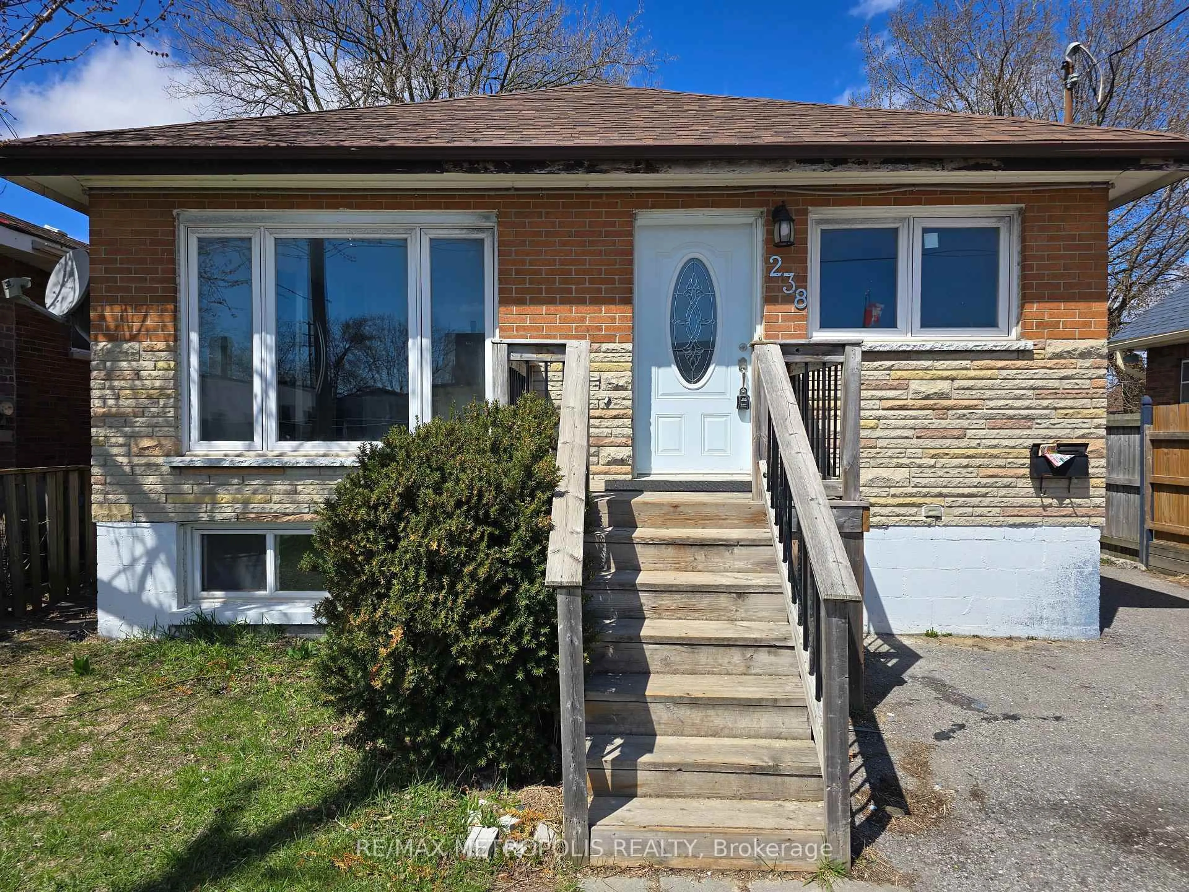 Home with brick exterior material, street for 238 Toronto Ave, Oshawa Ontario L1H 3C1