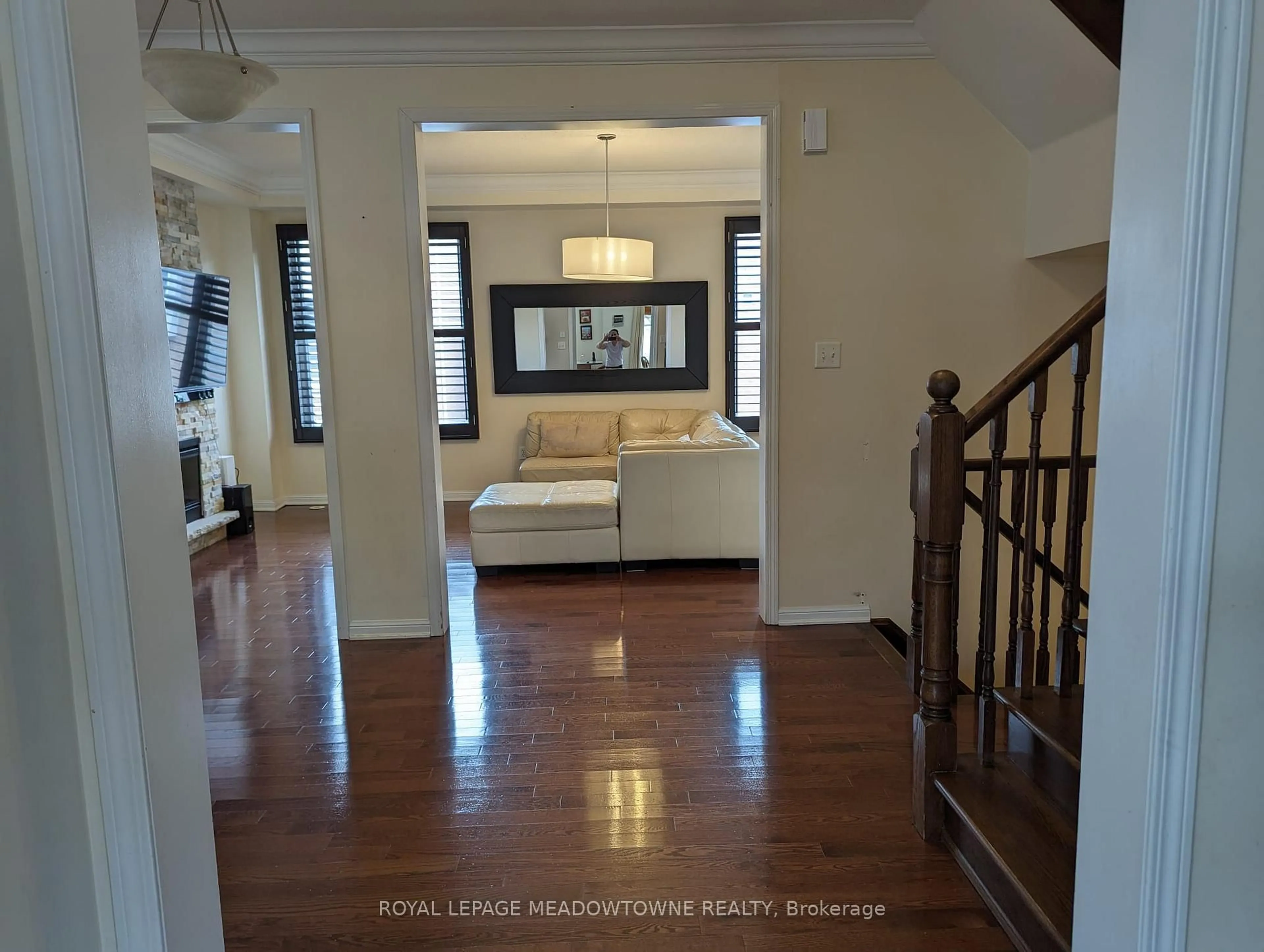 Indoor foyer for 26 Yates Ave, Toronto Ontario M1L 0C8