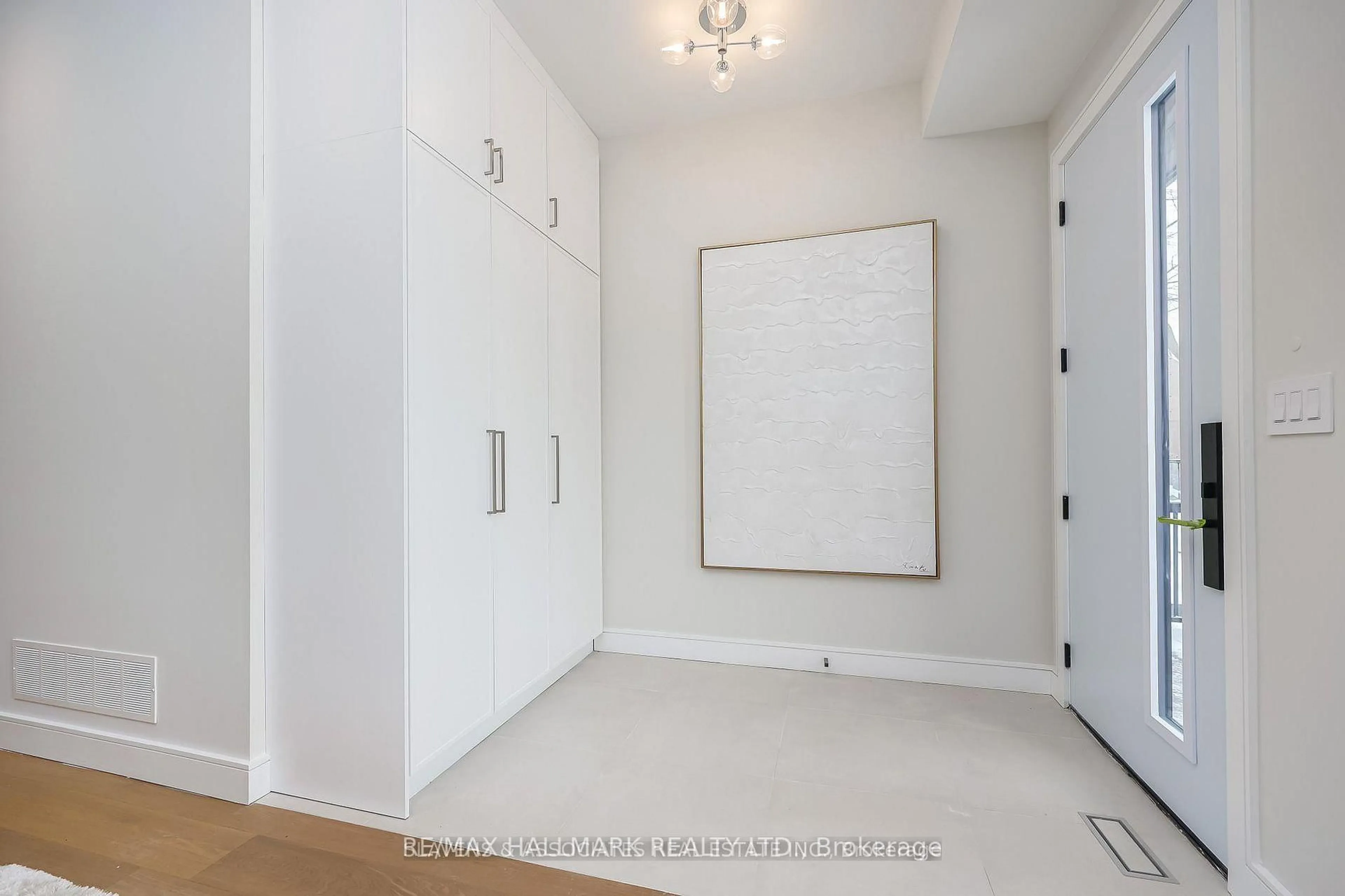 Unknown for 3B Linton Ave, Toronto Ontario M1N 1W5