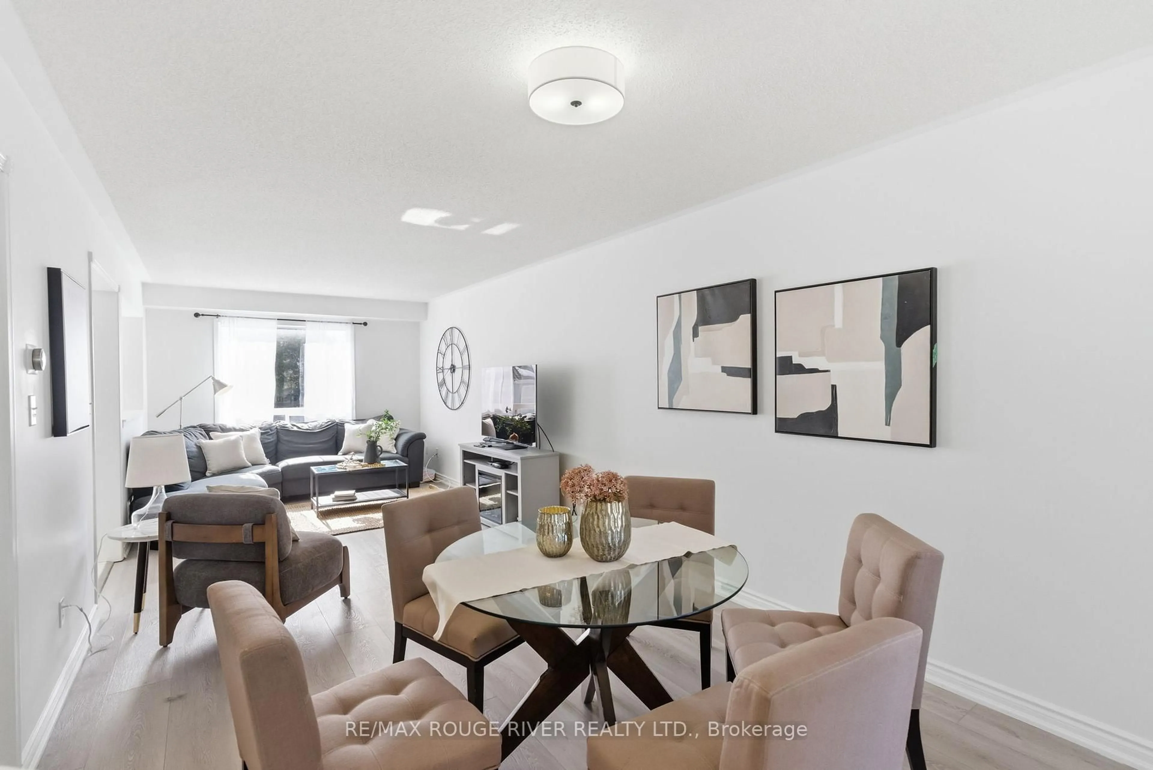 Living room with furniture, unknown for 82 Havenwood Pl, Whitby Ontario L1N 9V7