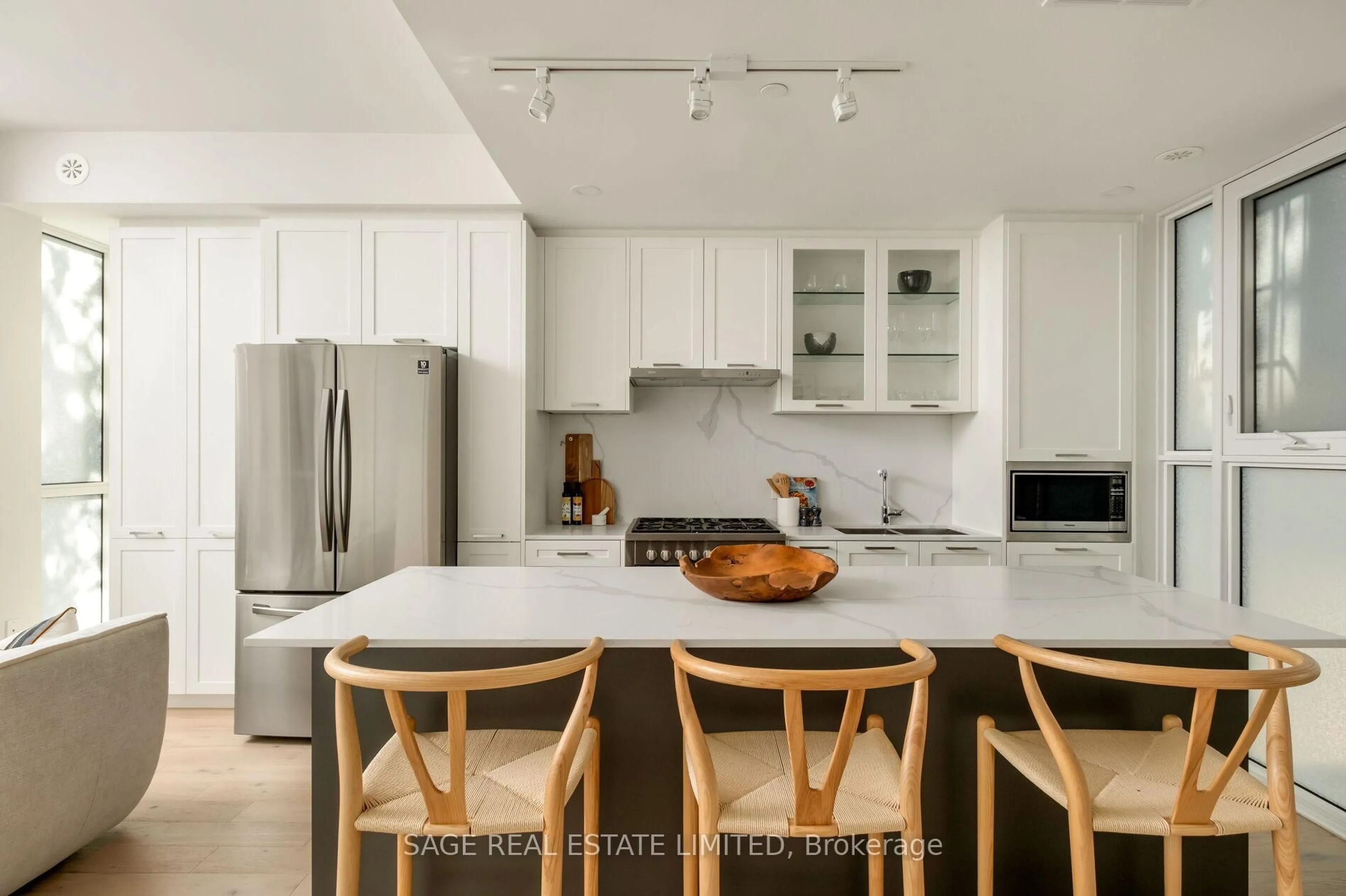 Contemporary kitchen, unknown for 1331 Queen St #Th01, Toronto Ontario M4L 0B1