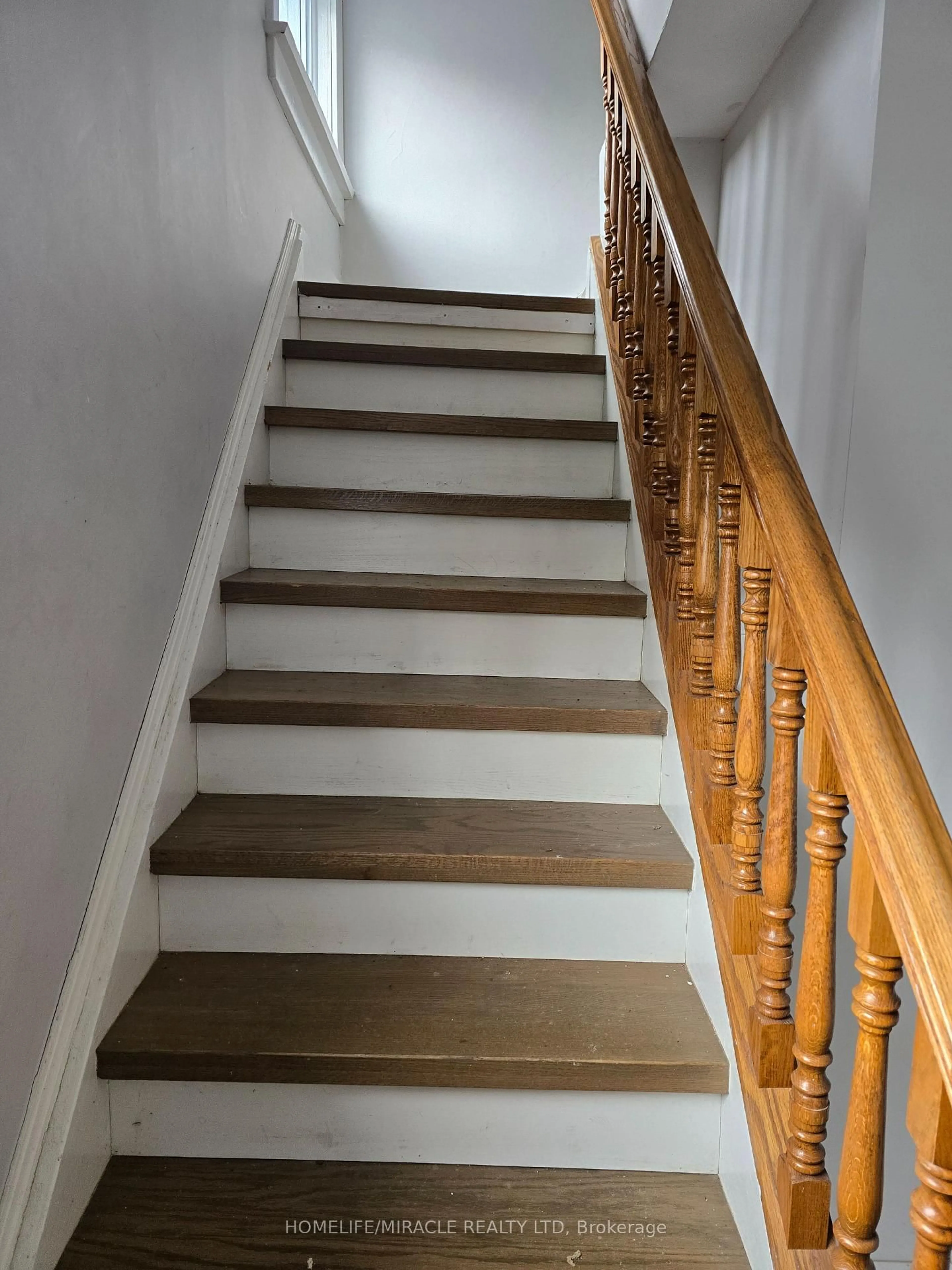 Stairs for 83 Liberty St, Clarington Ontario L1C 2L8