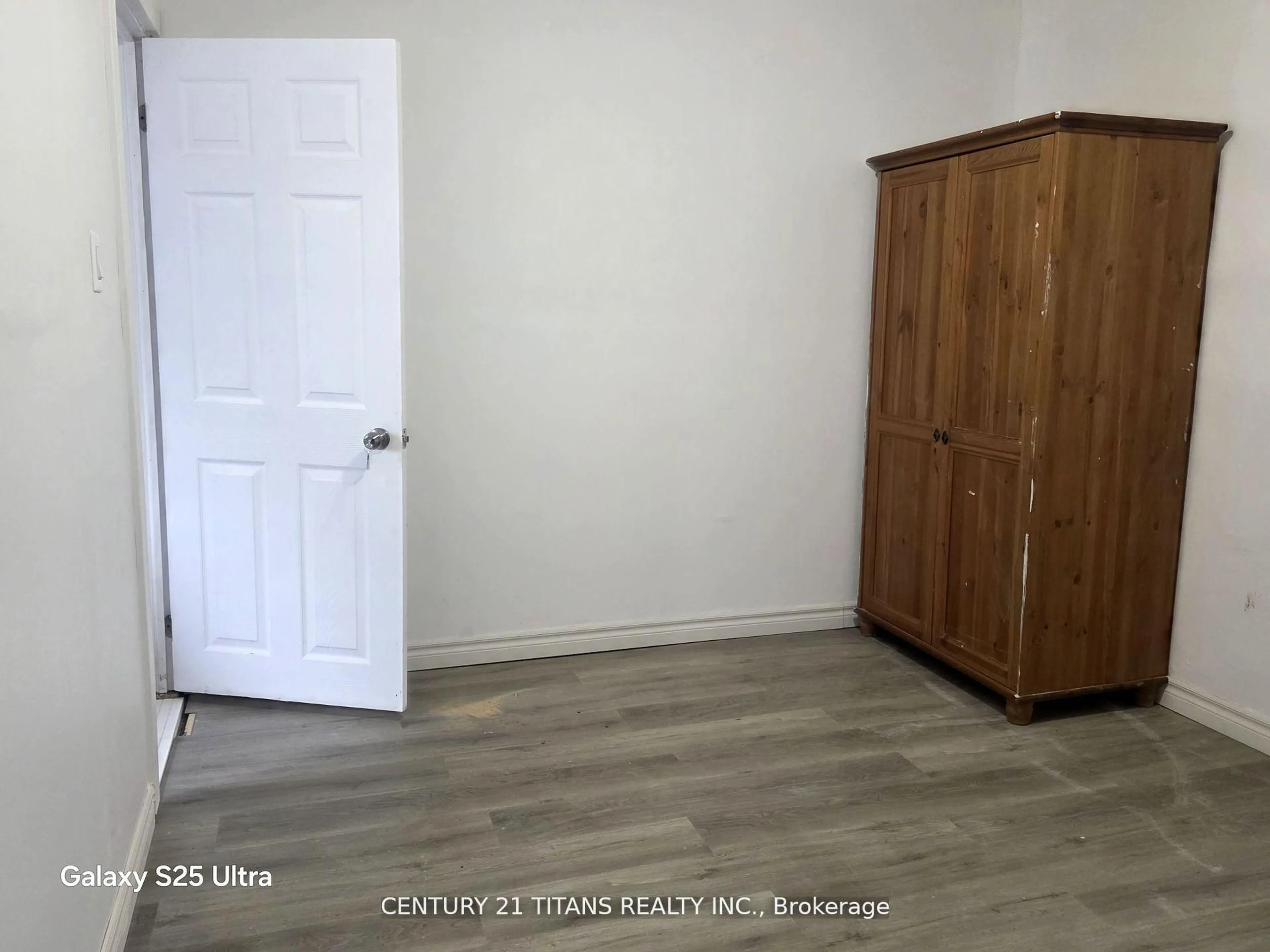 A pic of a room for 119 Heale Ave, Toronto Ontario M1N 3Y2