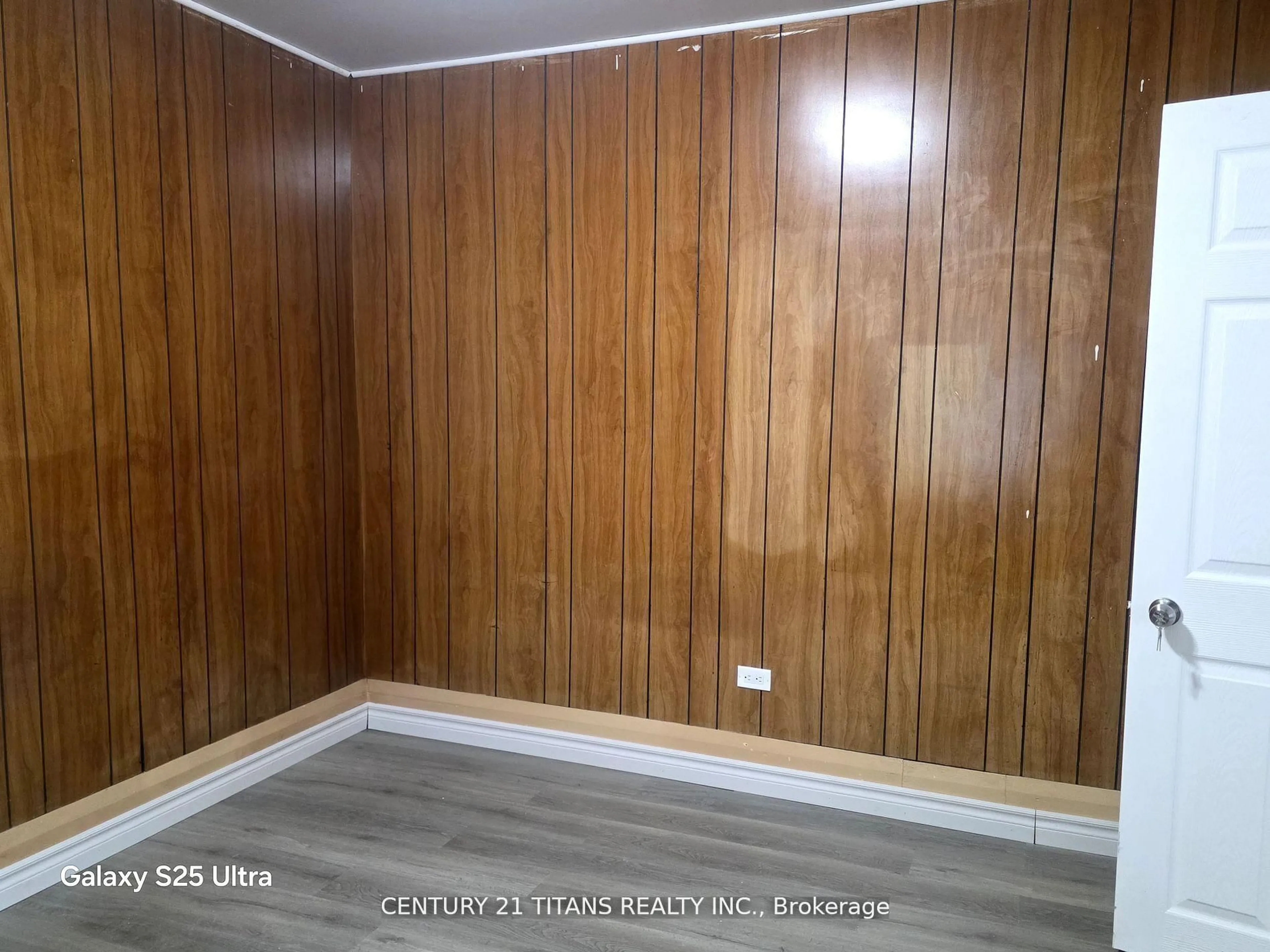 A pic of a room for 119 Heale Ave, Toronto Ontario M1N 3Y2