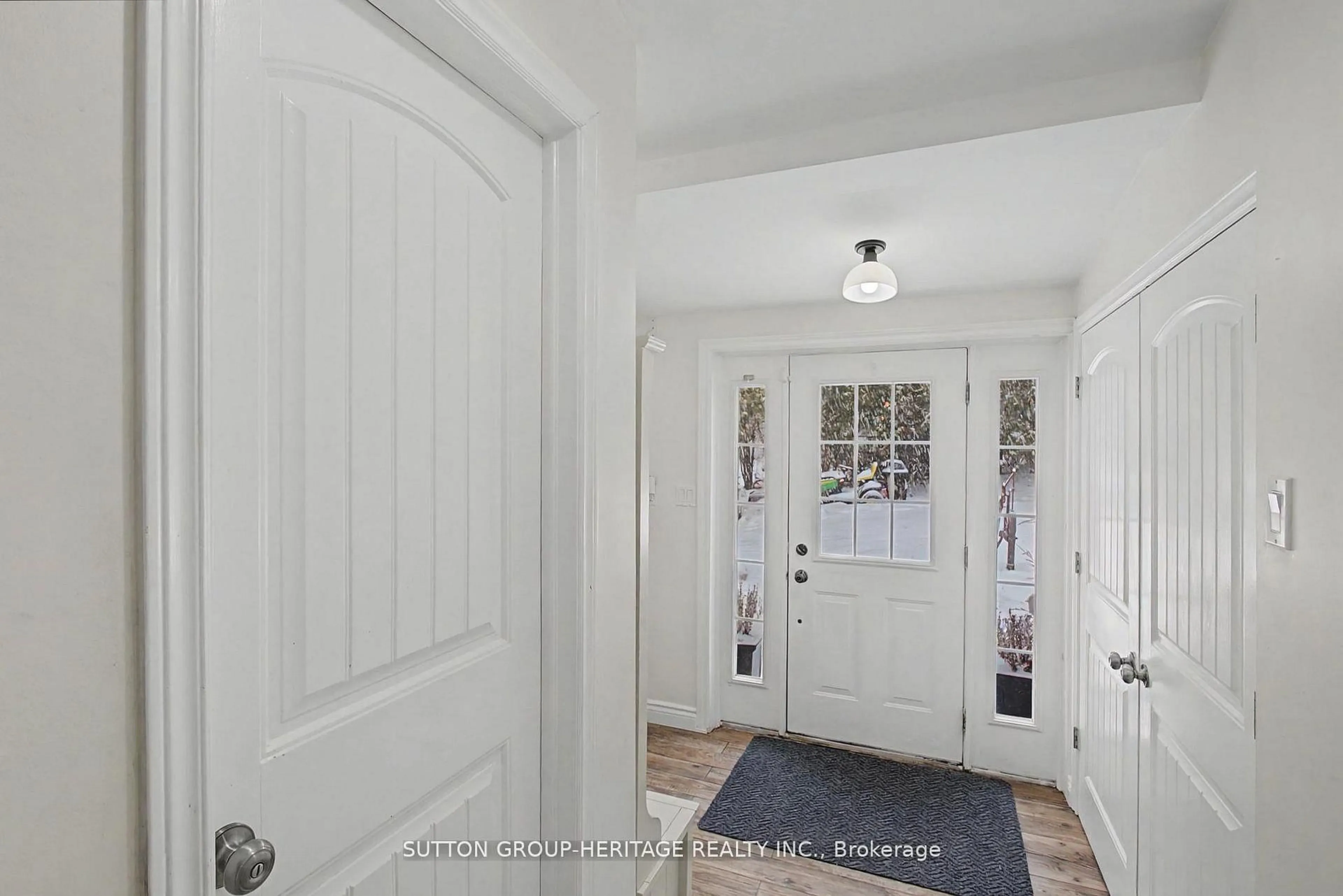Indoor entryway for 2460 Sixth Concession Rd, Pickering Ontario L0H 1H0