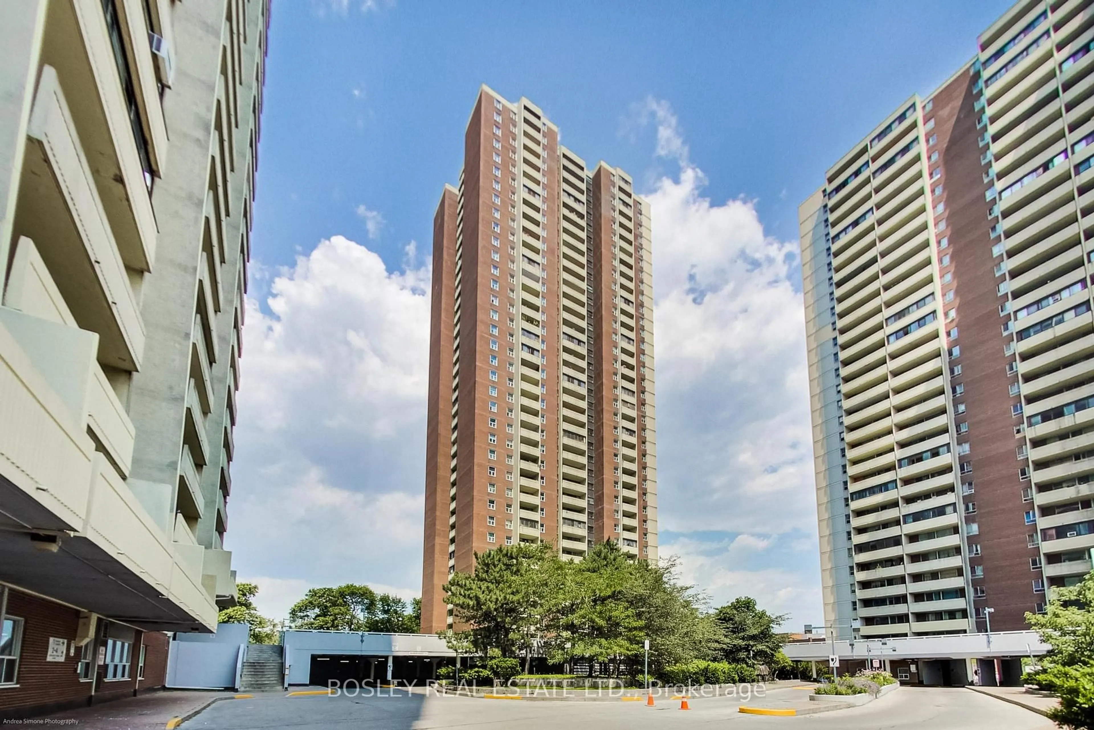 Unknown for 3 Massey Sq #1902, Toronto Ontario M4C 5L5