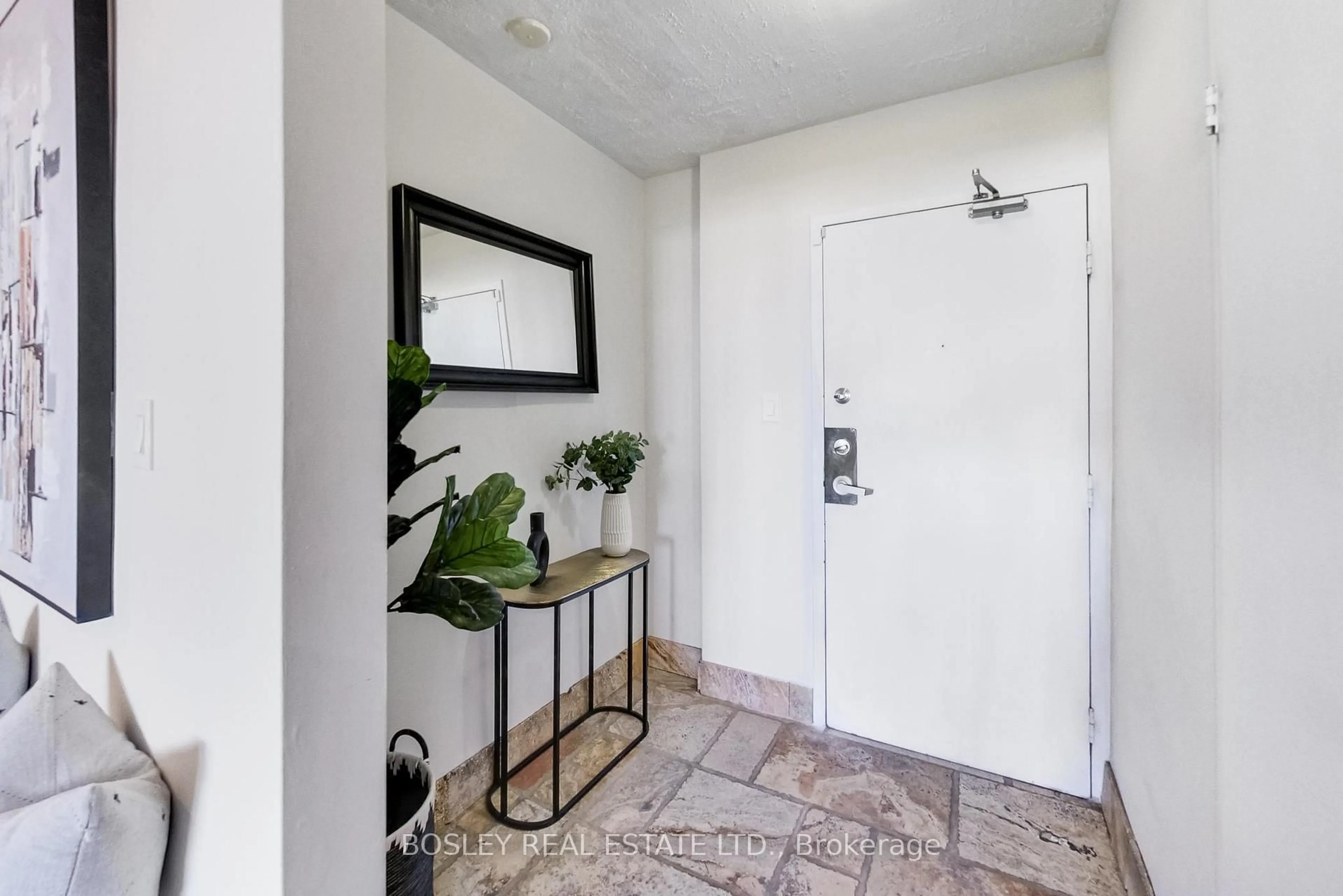 Indoor entryway for 3 Massey Sq #1902, Toronto Ontario M4C 5L5