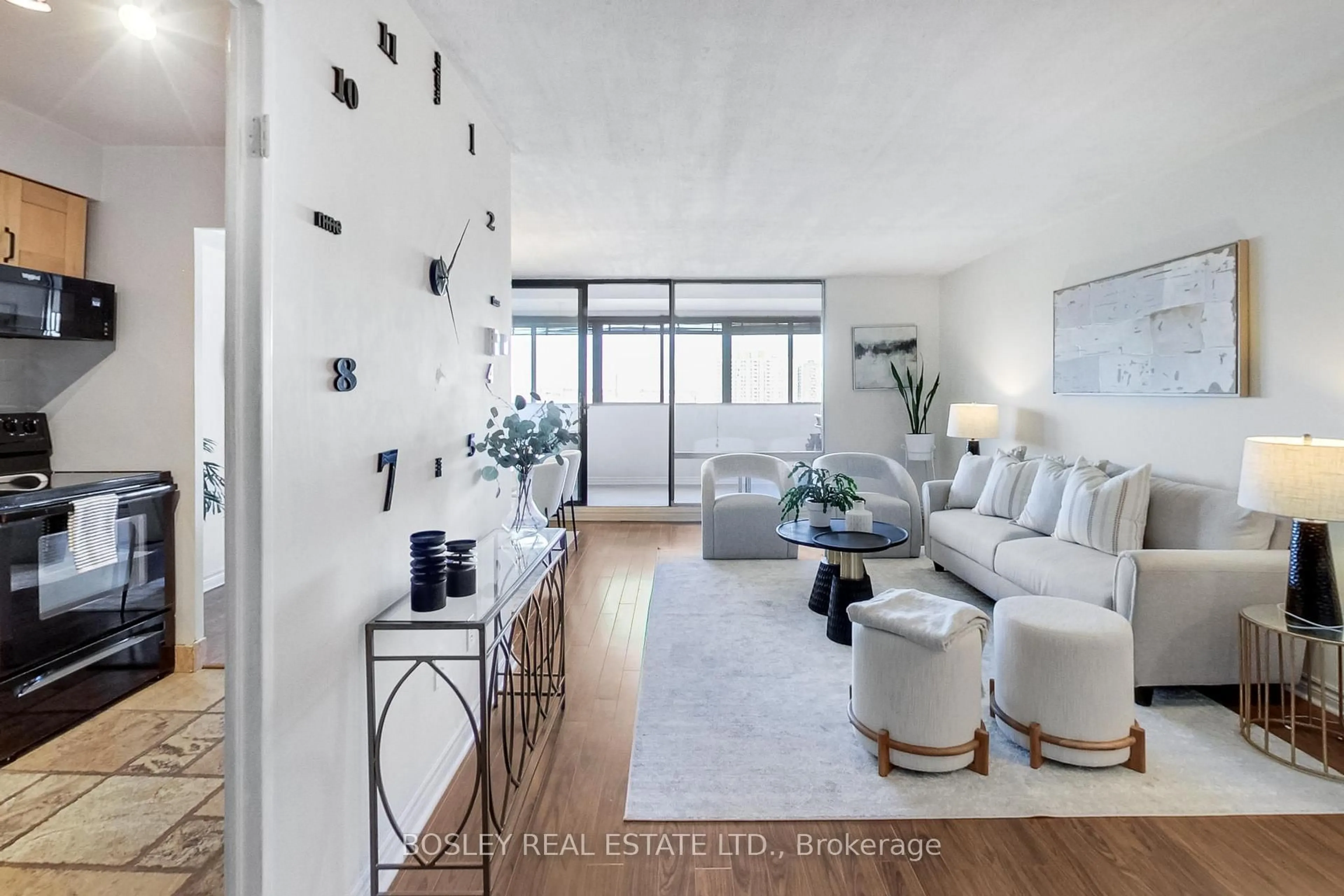 Unknown for 3 Massey Sq #1902, Toronto Ontario M4C 5L5