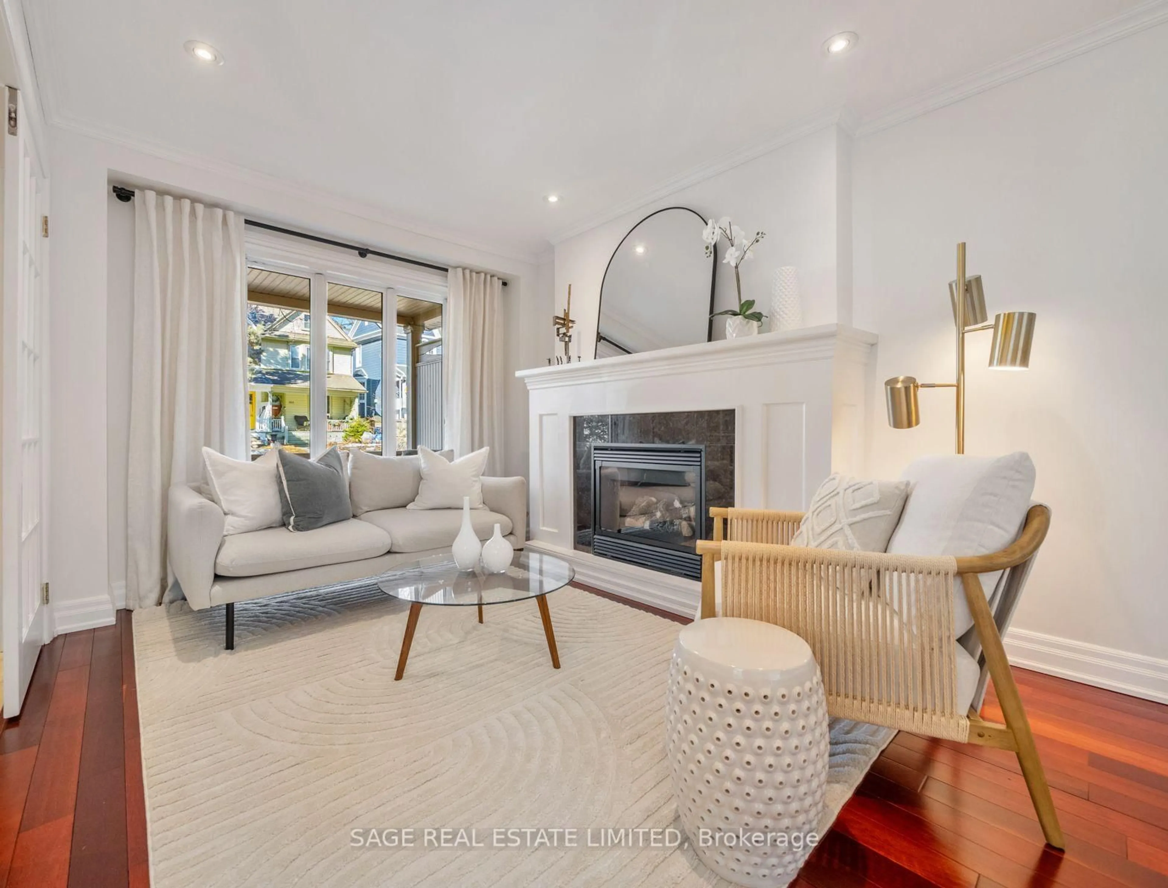 Living room with furniture, unknown for 137 Willow Ave, Toronto Ontario M4E 3K4