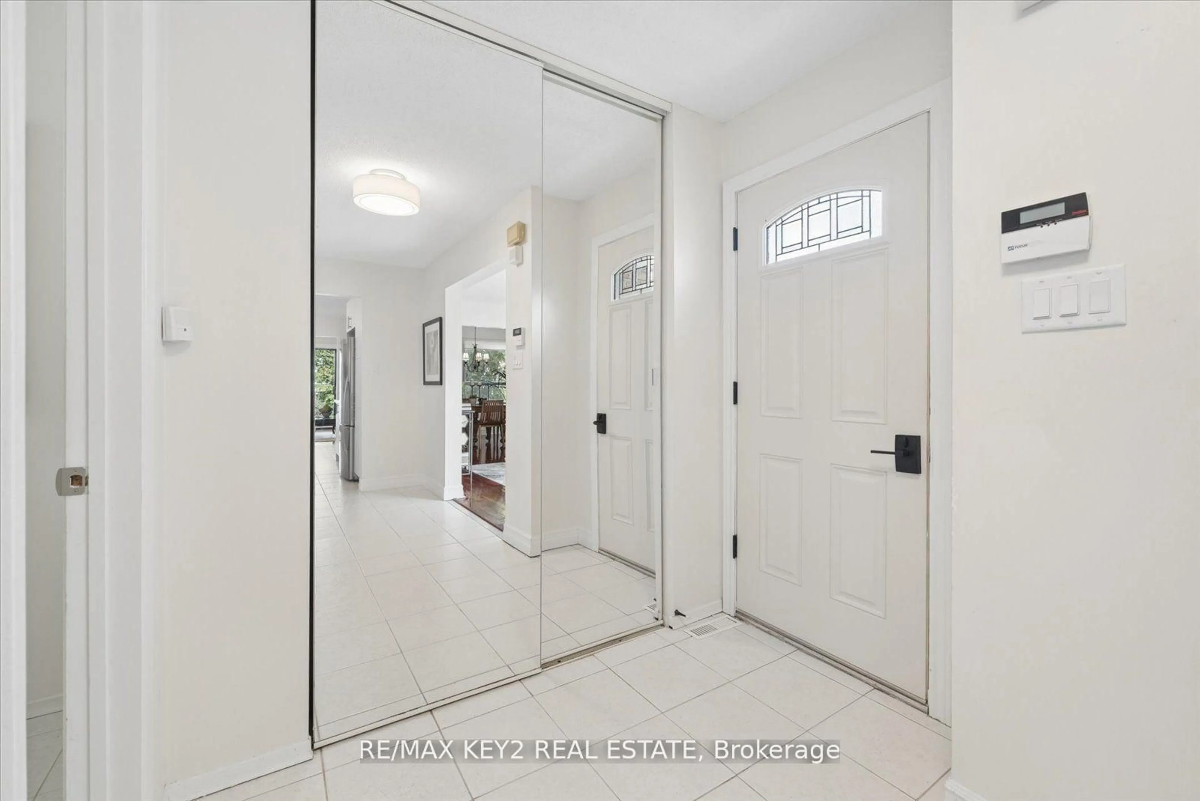 Indoor entryway for 54 Silbury Dr, Toronto Ontario M1V 2P3