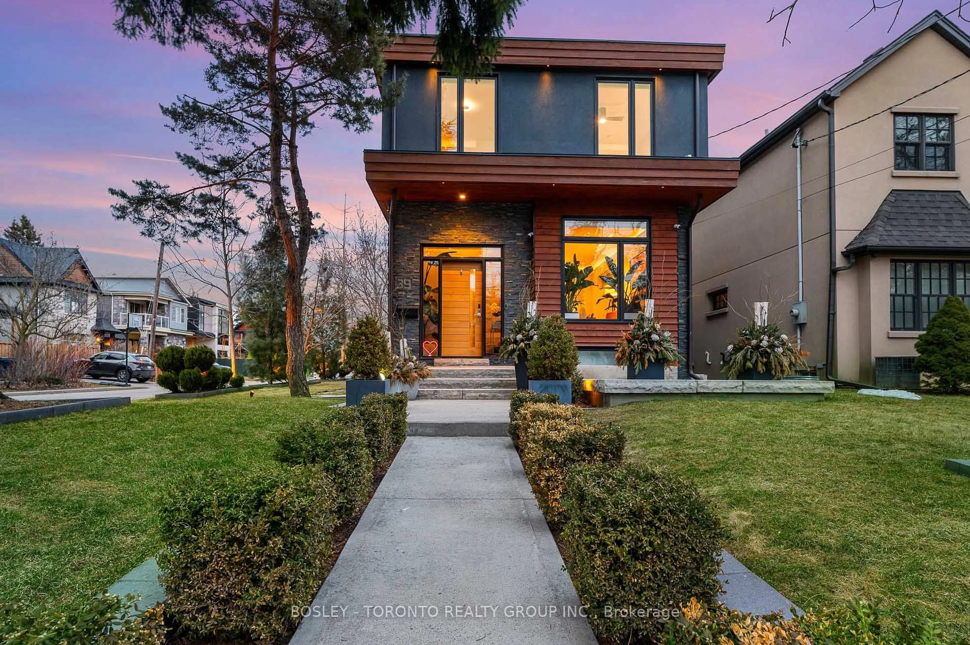 Home with brick exterior material, street for 39 Red Deer Ave, Toronto Ontario M1N 2Z1