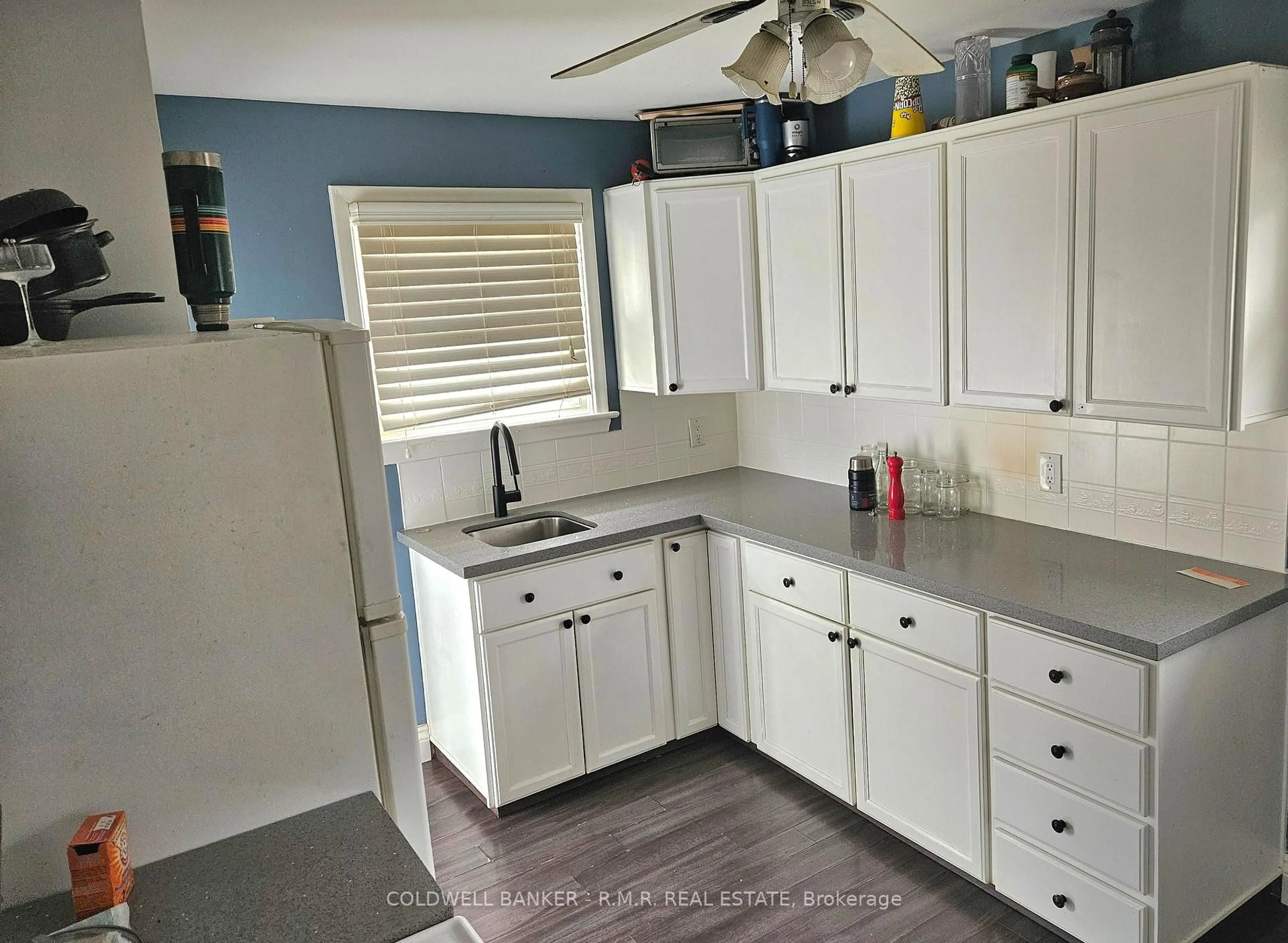 Standard kitchen, ceramic/tile floor for 14 Whiting Ave, Oshawa Ontario L1H 3T3