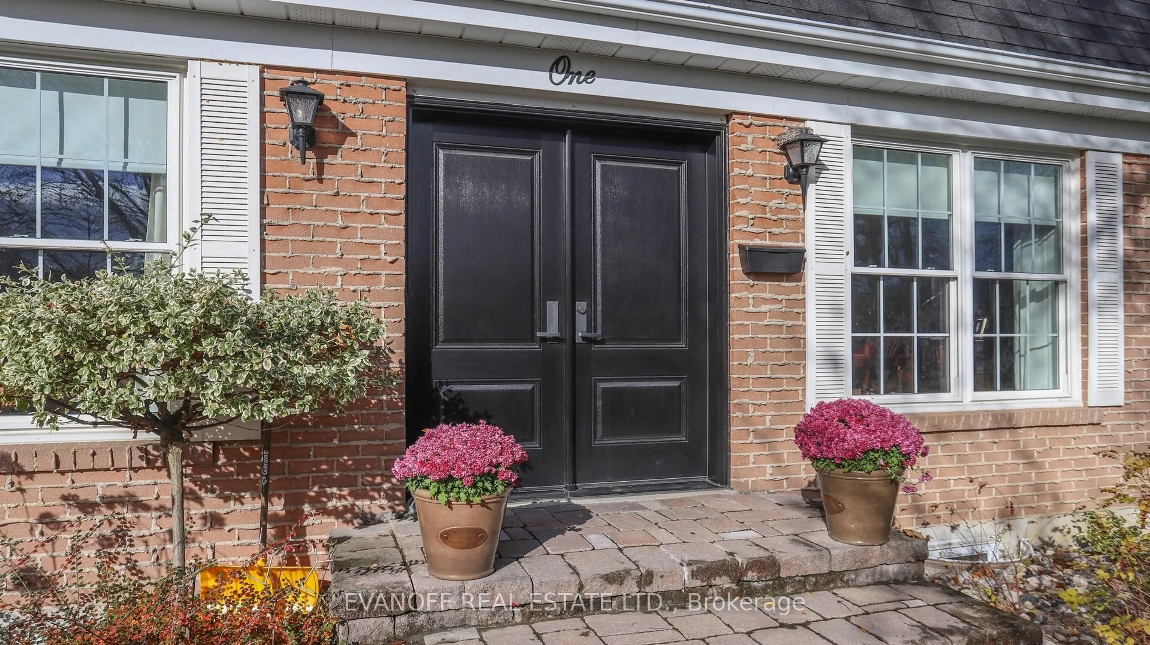 Indoor entryway for 1 Sonneck Sq, Toronto Ontario M1E 1A8