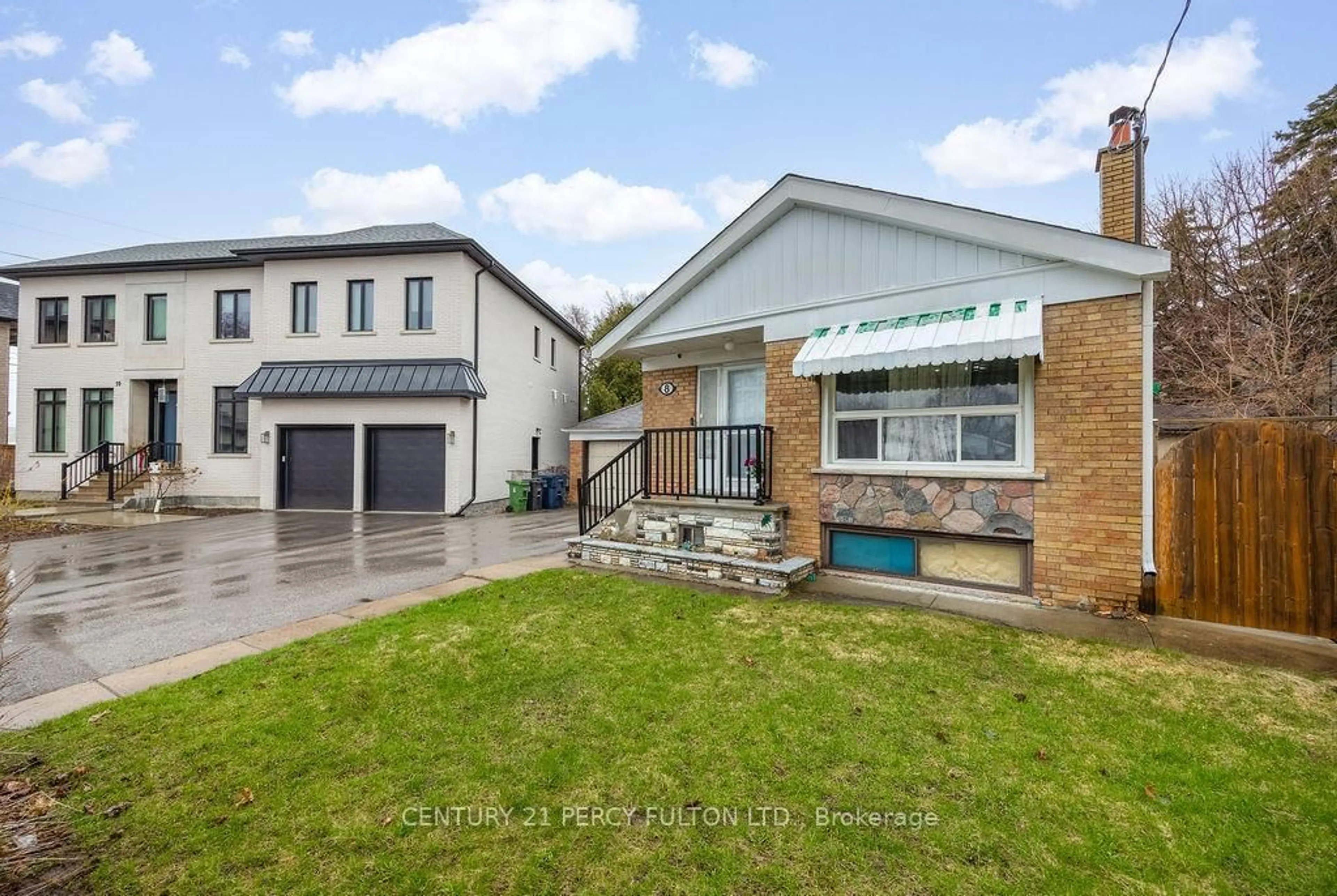 A pic from outside/outdoor area/front of a property/back of a property/a pic from drone, street for 8 Kilpatrick Pl, Toronto Ontario M1R 2A8