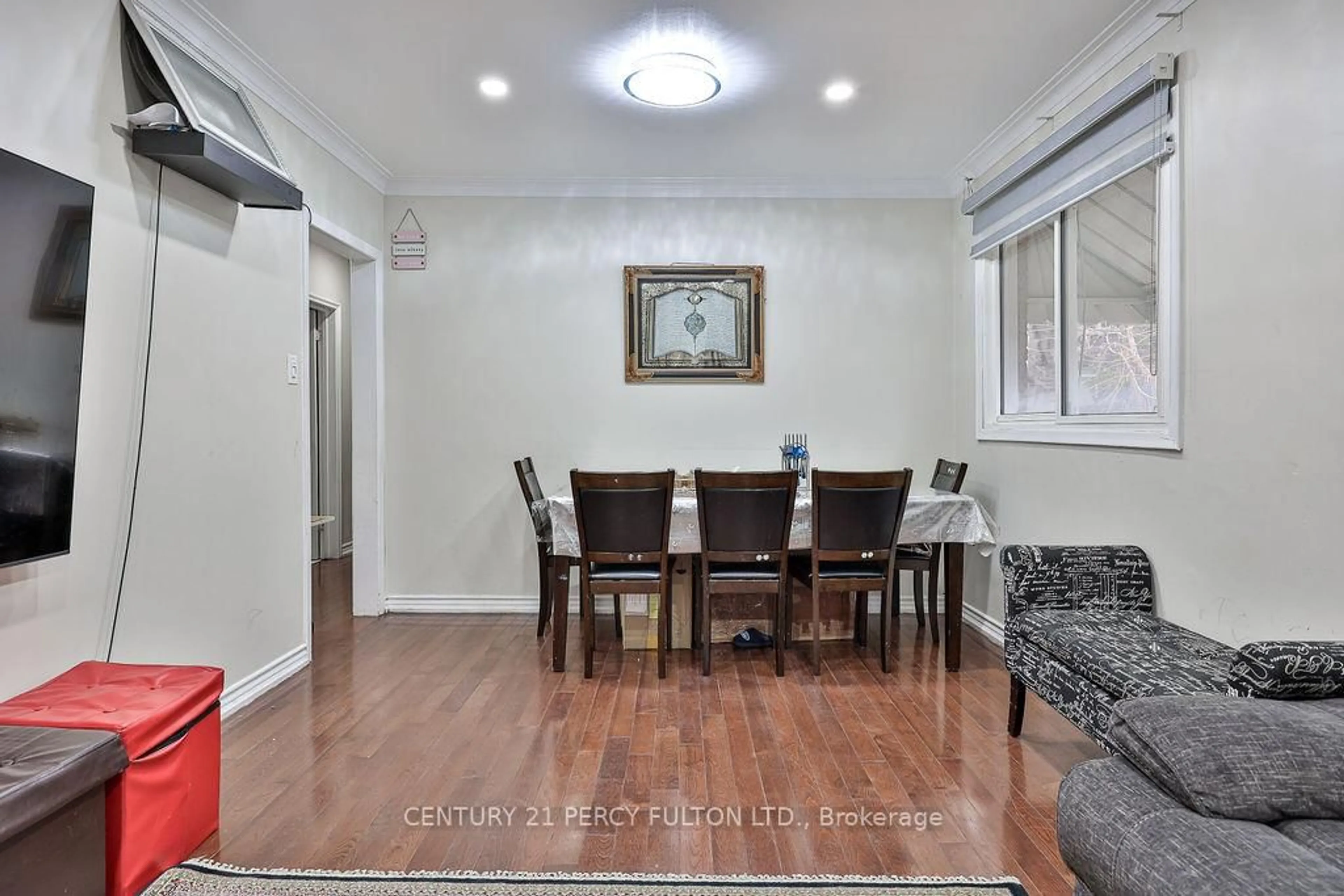 Dining room, wood/laminate floor for 8 Kilpatrick Pl, Toronto Ontario M1R 2A8