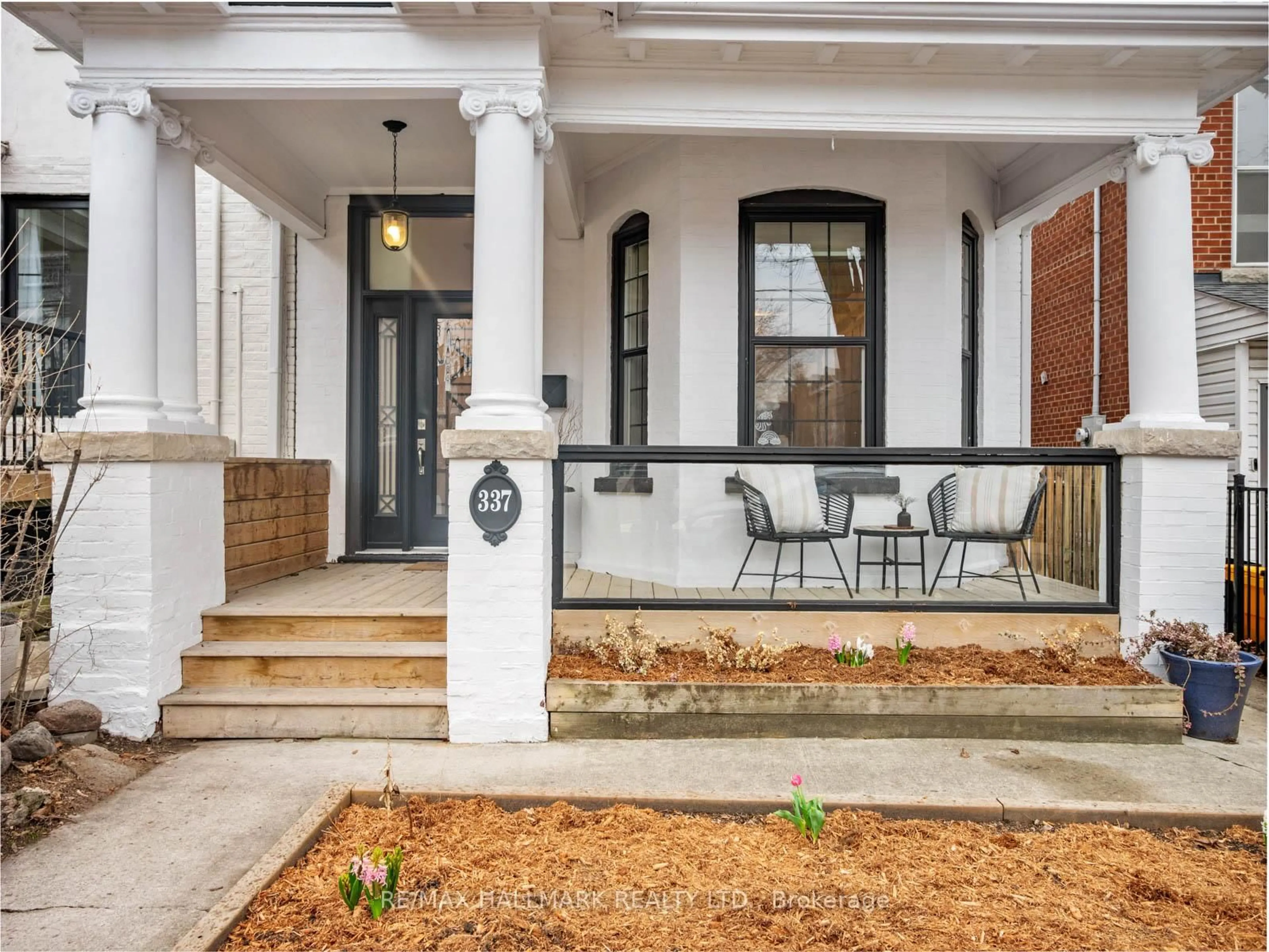 Unknown for 337 Leslie St, Toronto Ontario M4M 3C8