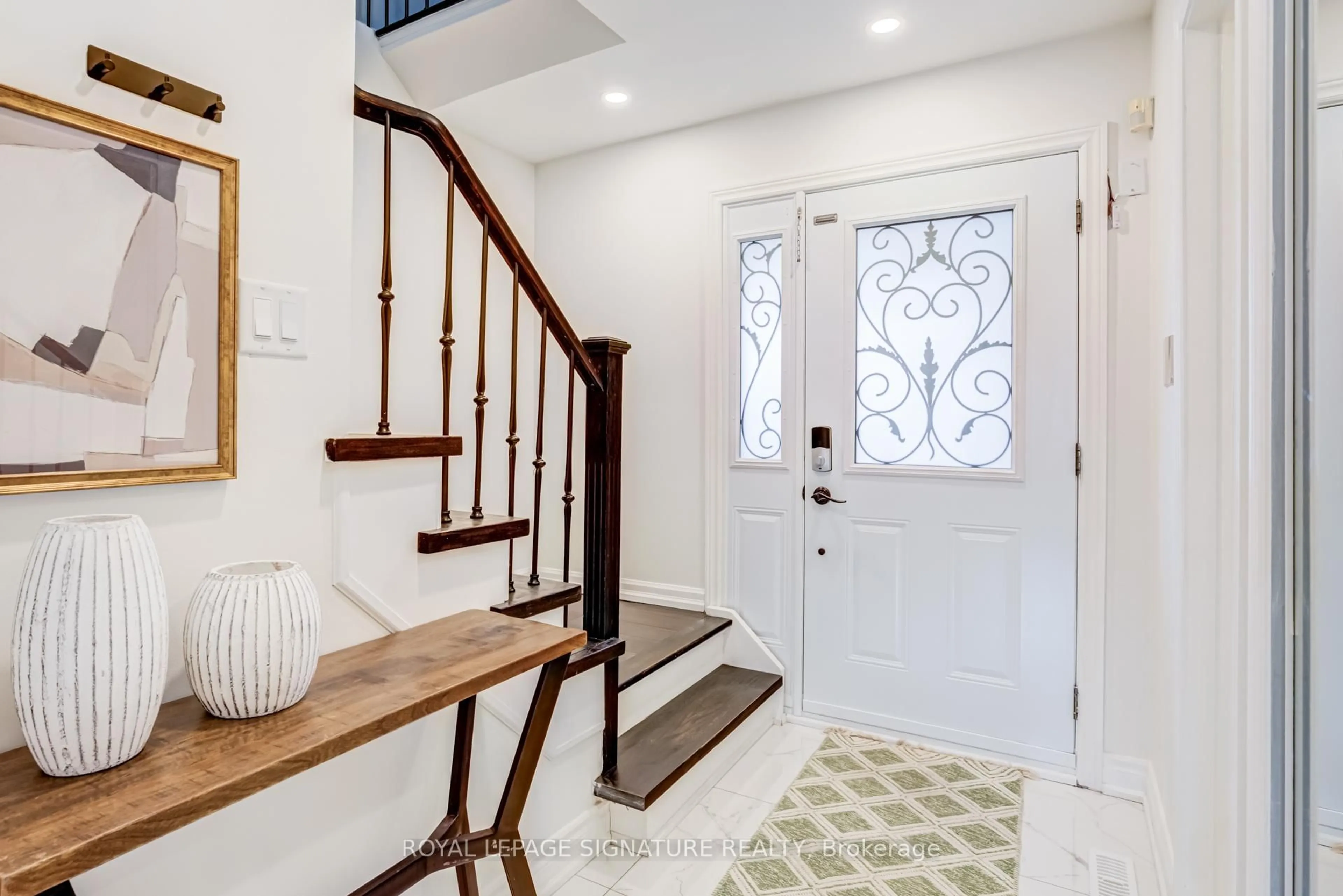 Indoor entryway for 210 Braymore Blvd, Toronto Ontario M1B 2G8