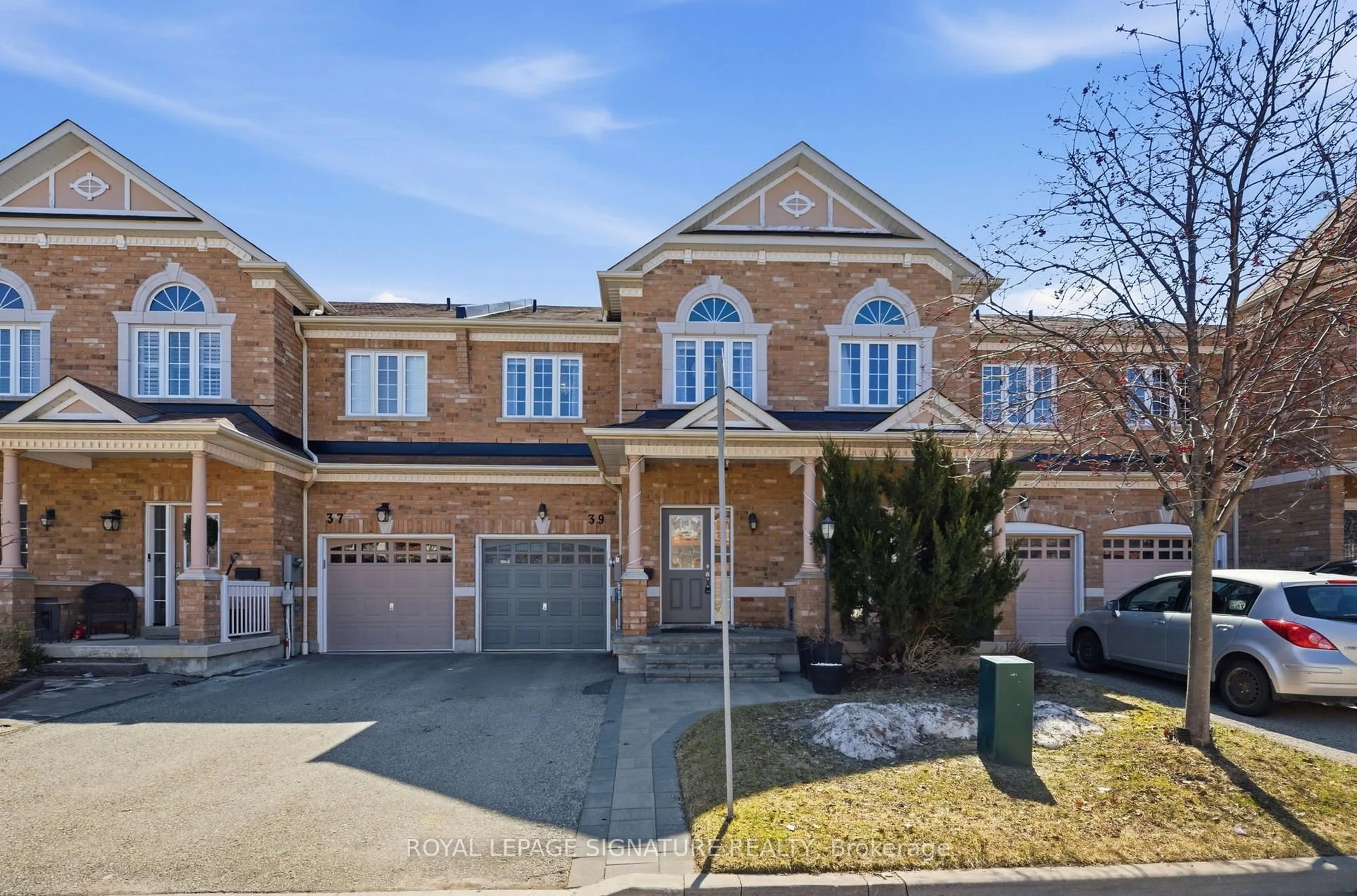 Home with brick exterior material, street for 39 Keywood St, Ajax Ontario L1Z 2E5