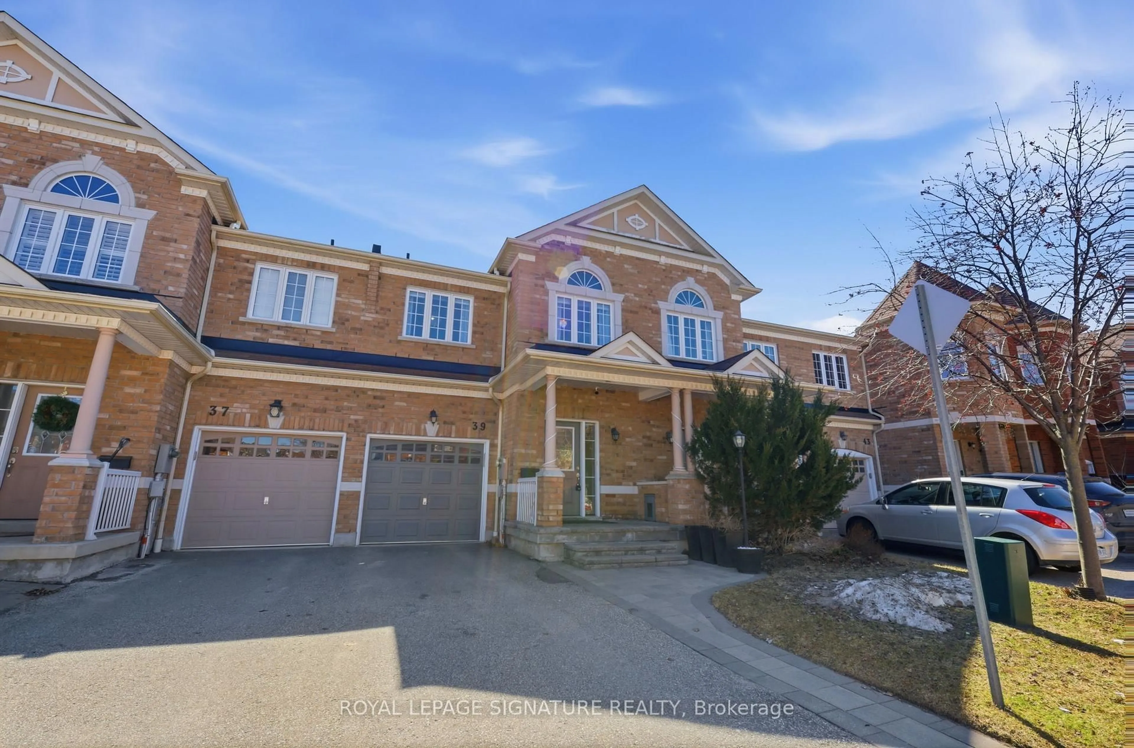 Home with brick exterior material, street for 39 Keywood St, Ajax Ontario L1Z 2E5
