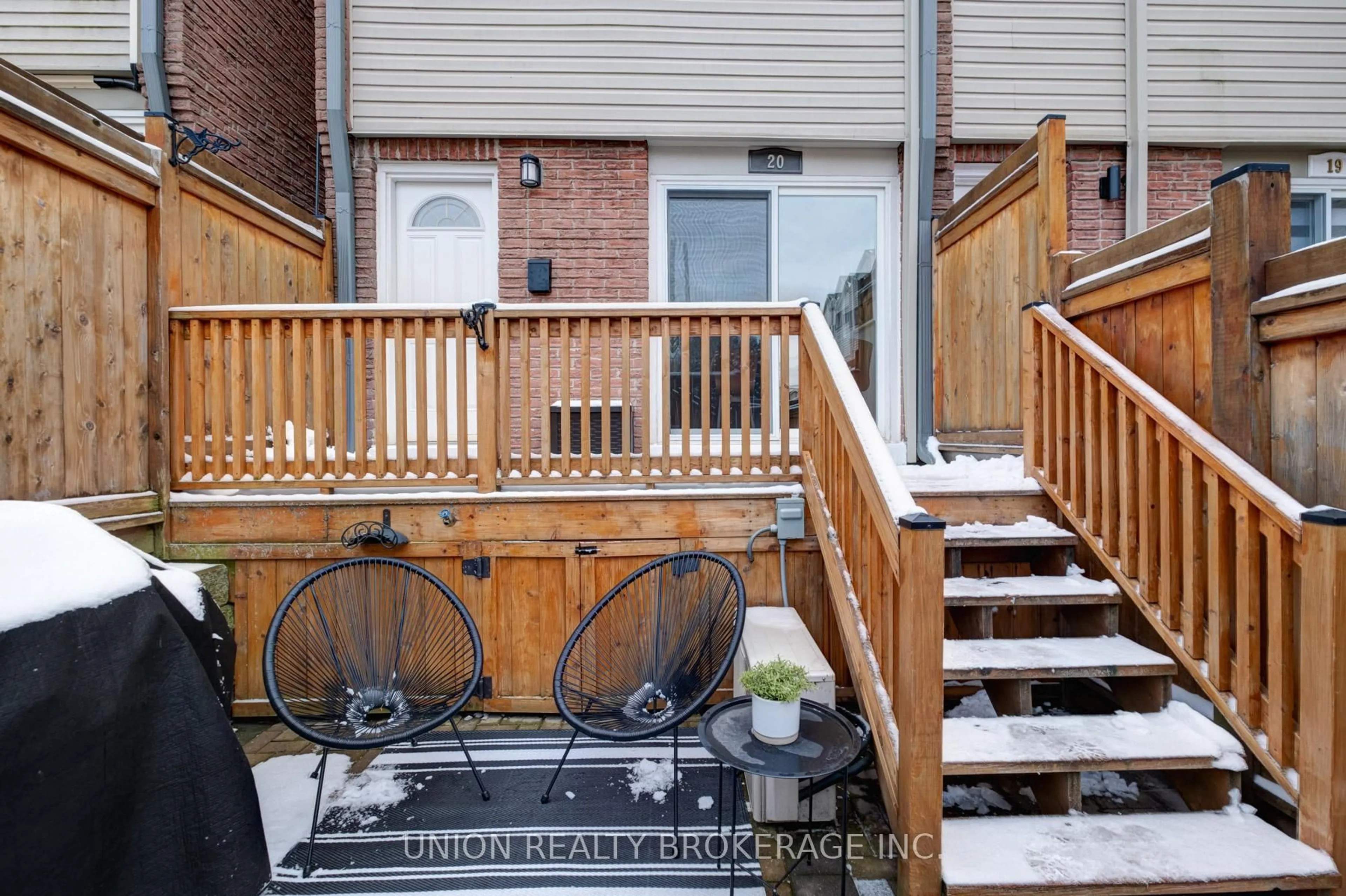 Patio, street for 1666 Queen St #20, Toronto Ontario M4L 1G3