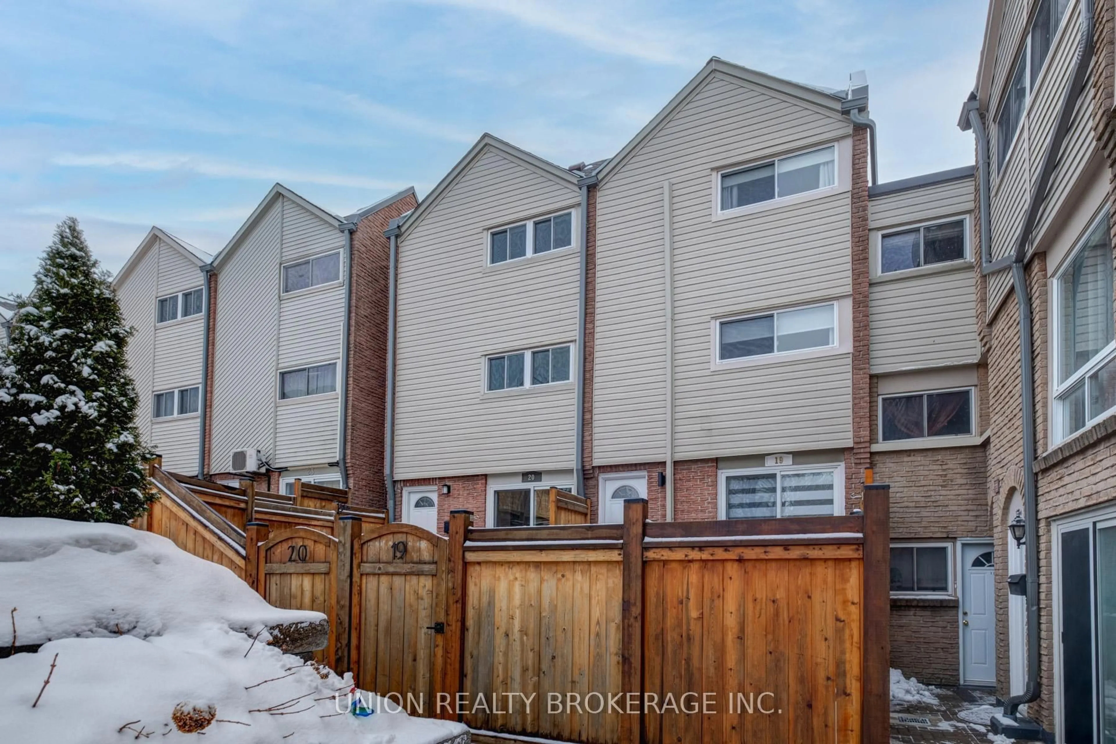 A pic from outside/outdoor area/front of a property/back of a property/a pic from drone, street for 1666 Queen St #20, Toronto Ontario M4L 1G3