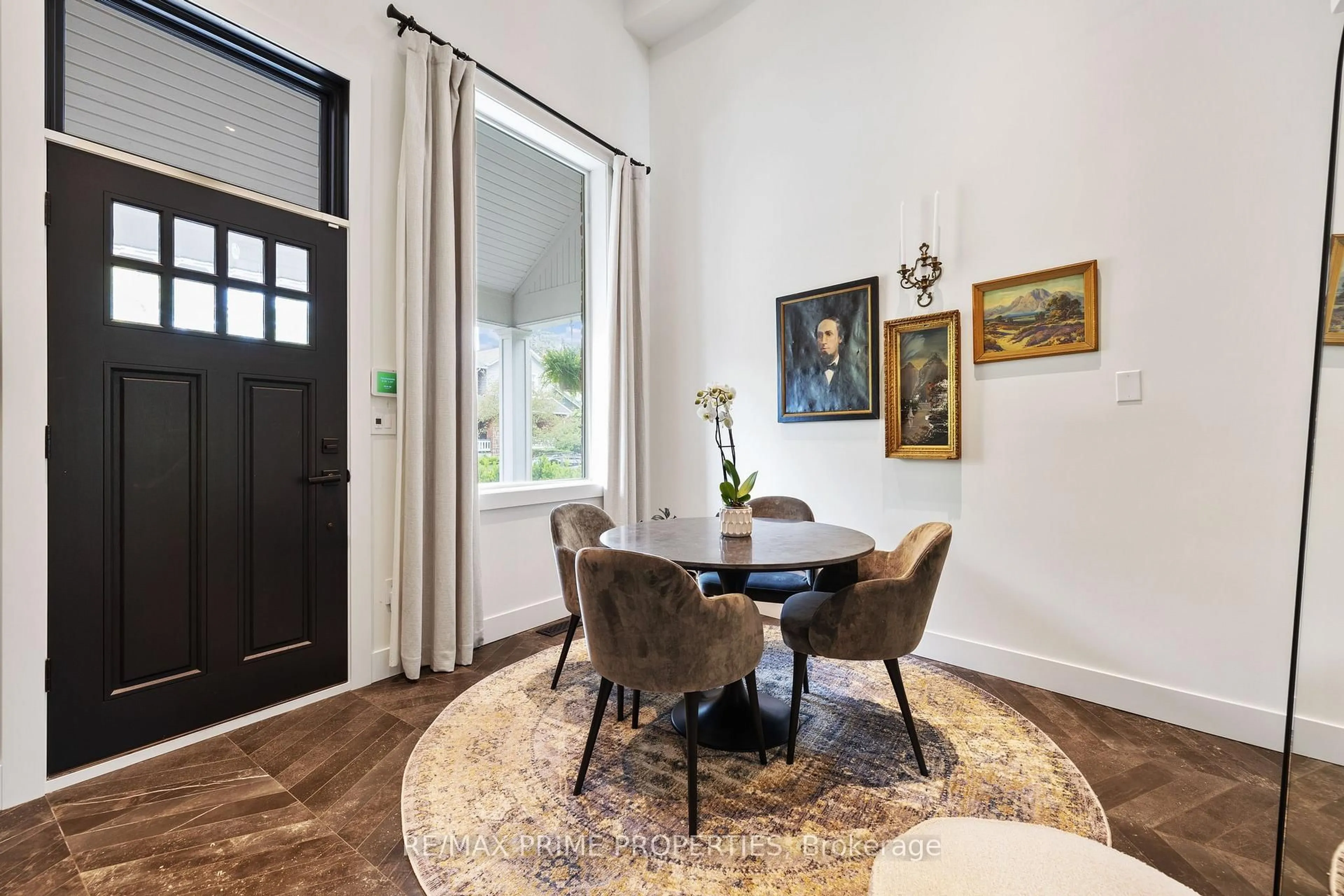 Dining room, unknown for 291 Kingswood Rd, Toronto Ontario M4E 3N8