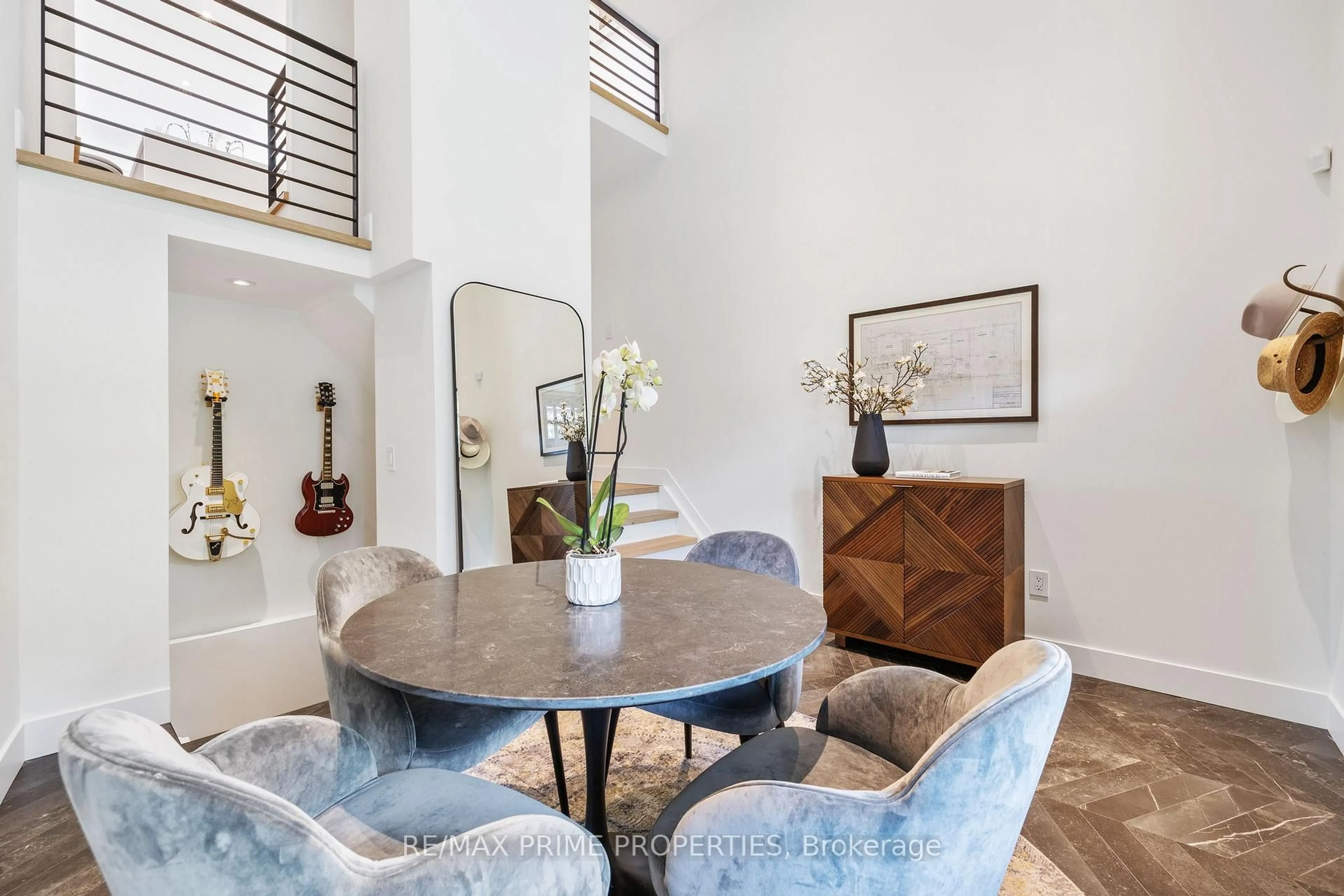 Dining room, unknown for 291 Kingswood Rd, Toronto Ontario M4E 3N8