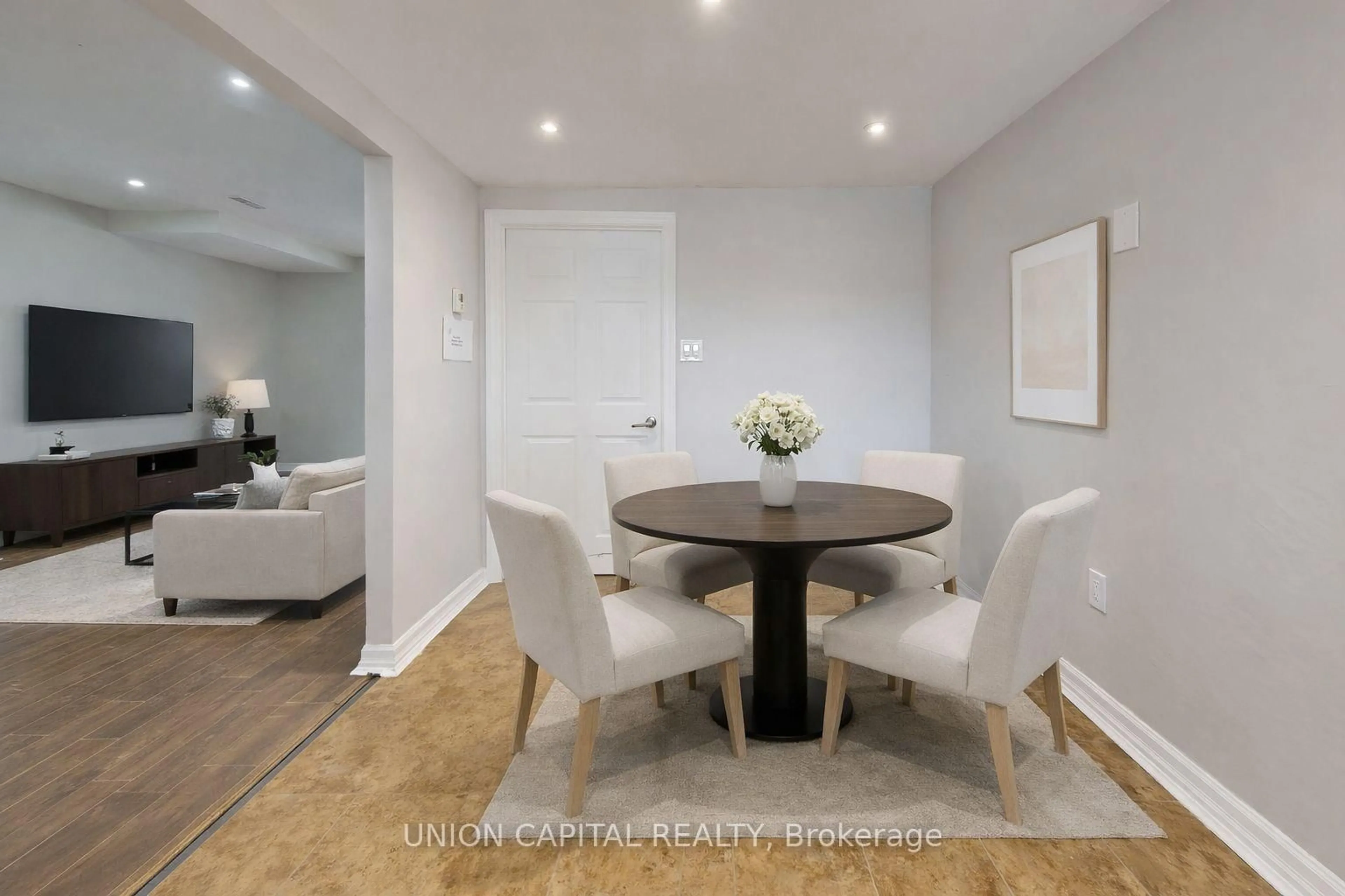 Dining room, unknown for 9 Fenwick Ave, Clarington Ontario L1C 4R6