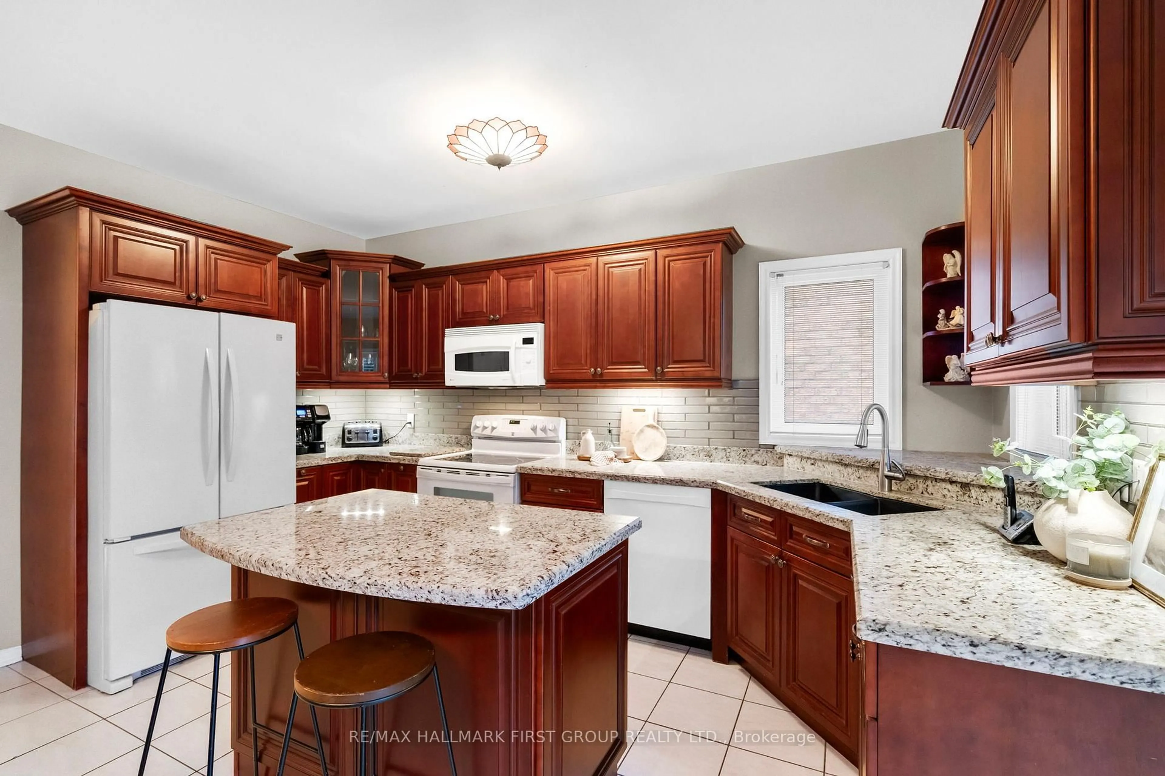 Open concept kitchen, ceramic/tile floor for 1907 Woodview Ave, Pickering Ontario L1V 1L5
