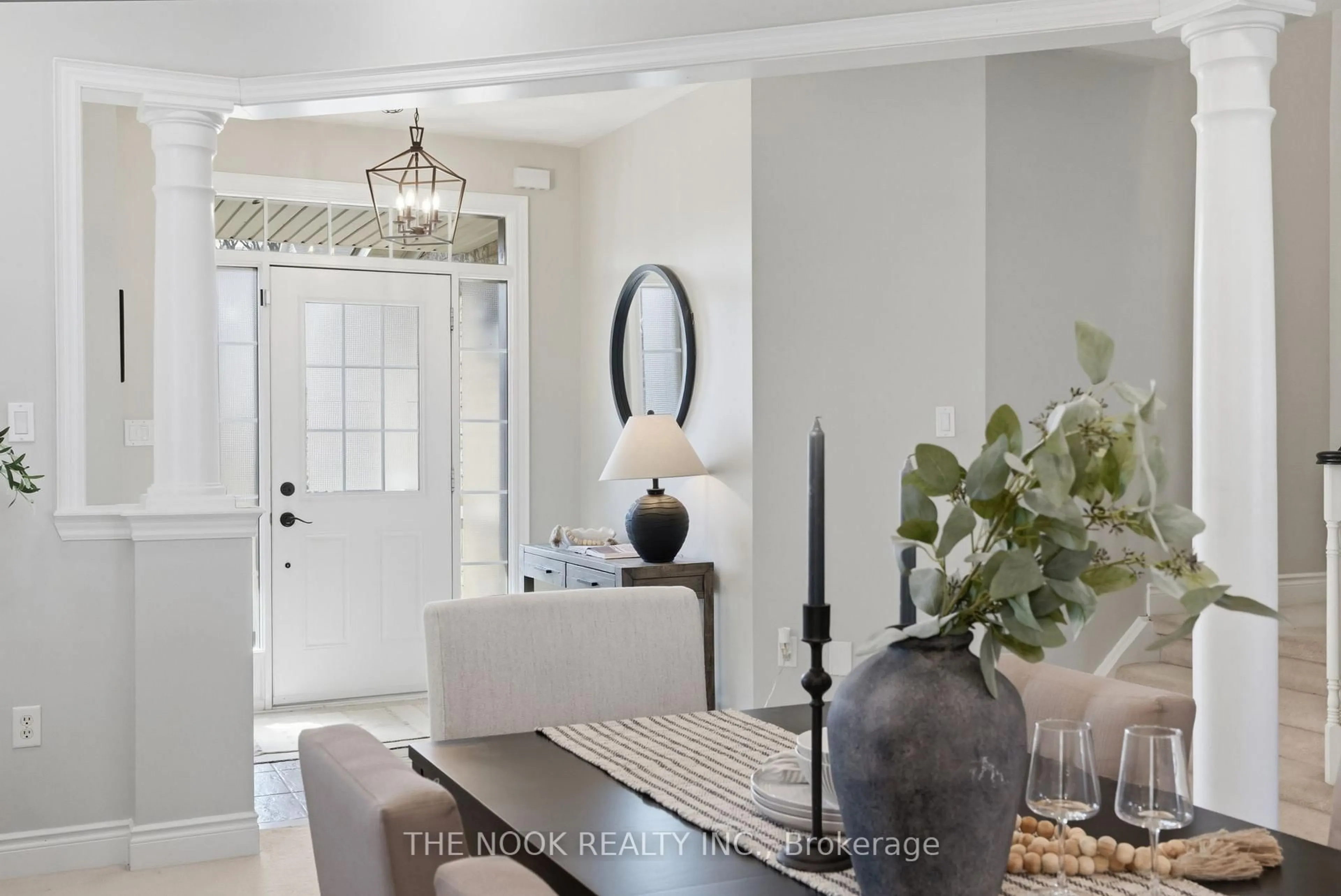 Indoor entryway for 114 Courvier Cres, Clarington Ontario L1C 0E8