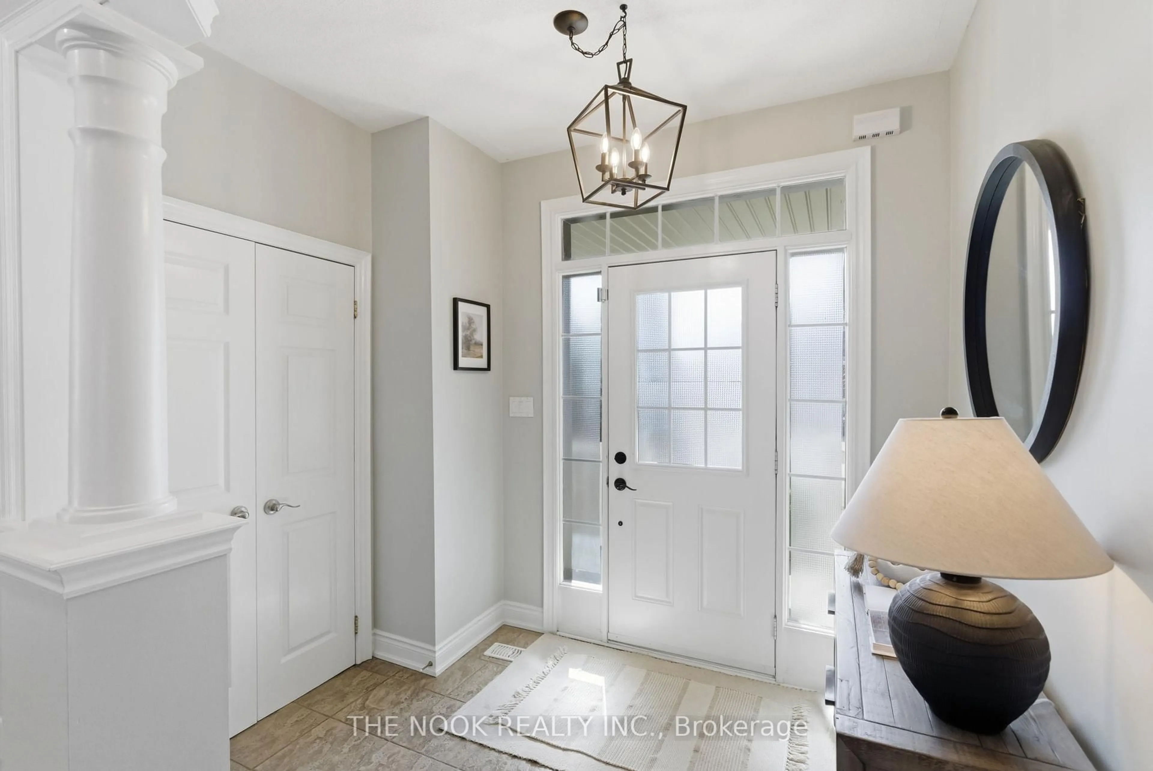 Indoor entryway for 114 Courvier Cres, Clarington Ontario L1C 0E8