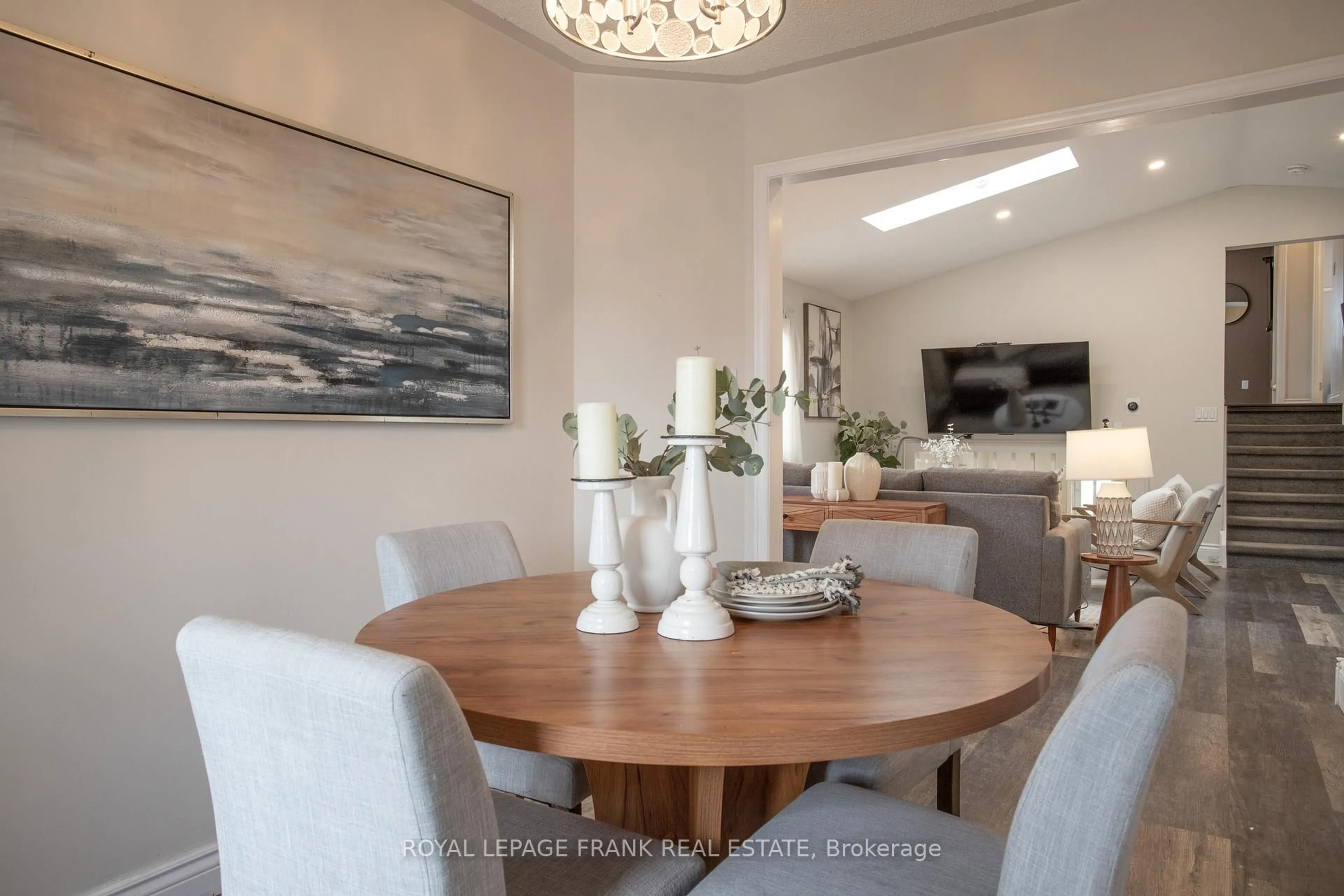 Dining room, wood/laminate floor for 35 Dale Park Dr, Clarington Ontario L1E 2Z4