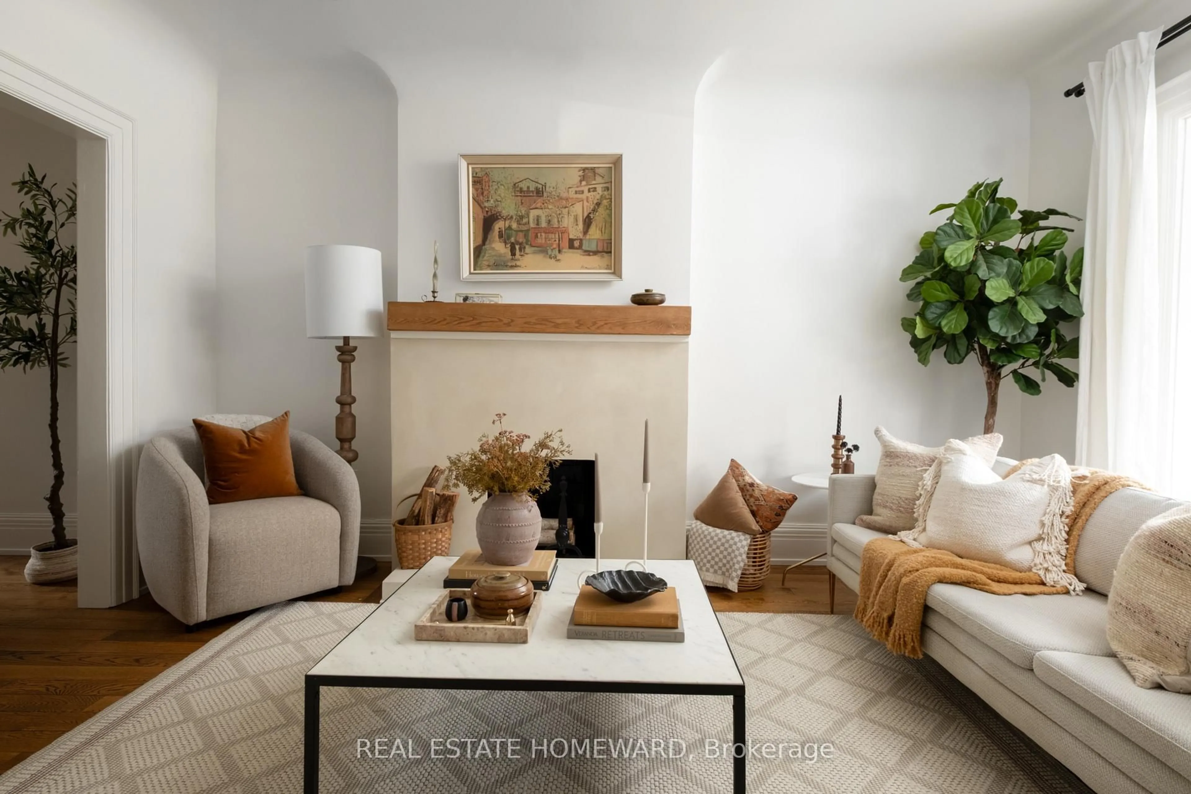 Living room with furniture, unknown for 31 Riverdale Ave, Toronto Ontario M4K 1C2