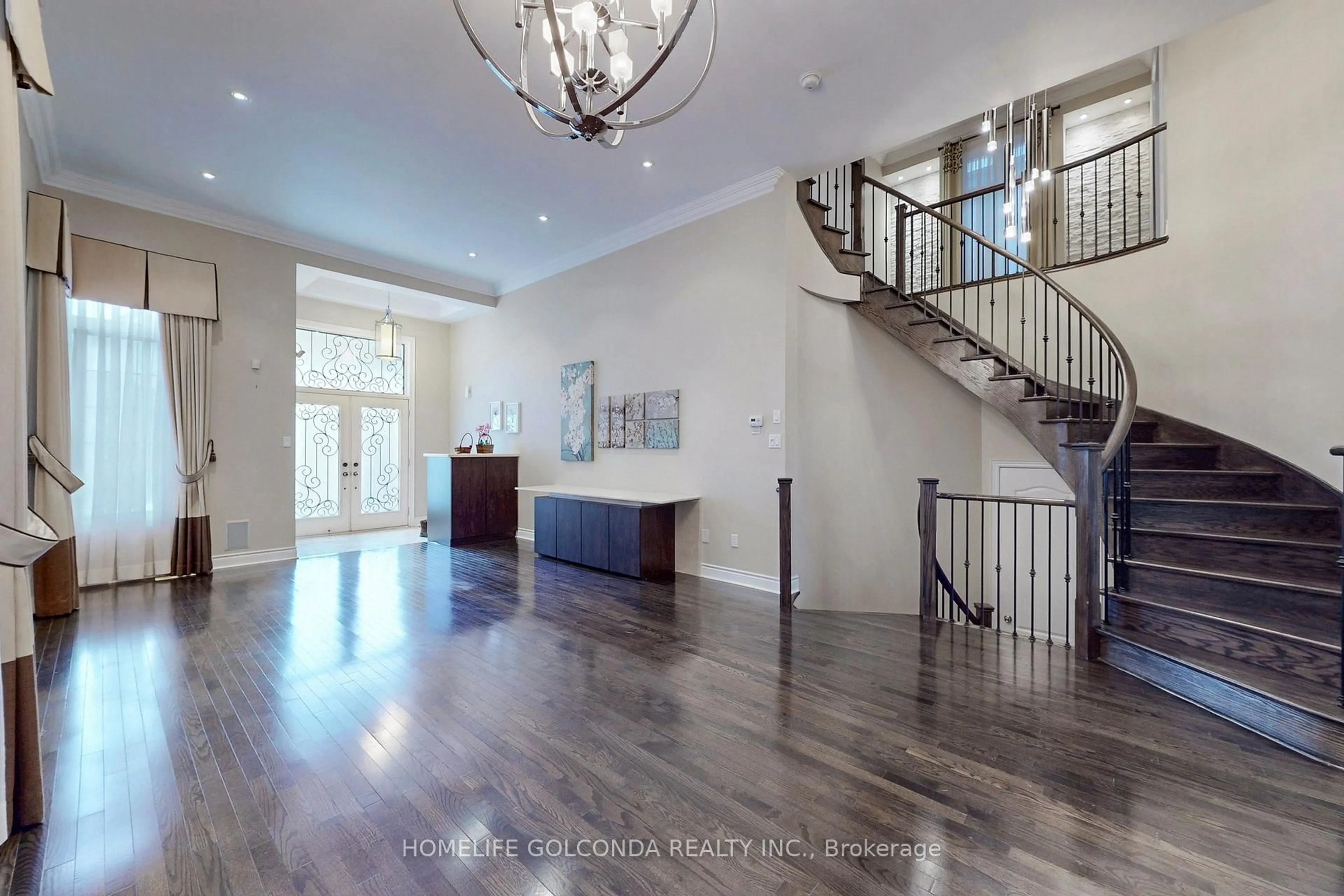 Indoor foyer for 43 Bellotti Cres, Ajax Ontario L1Z 0M2