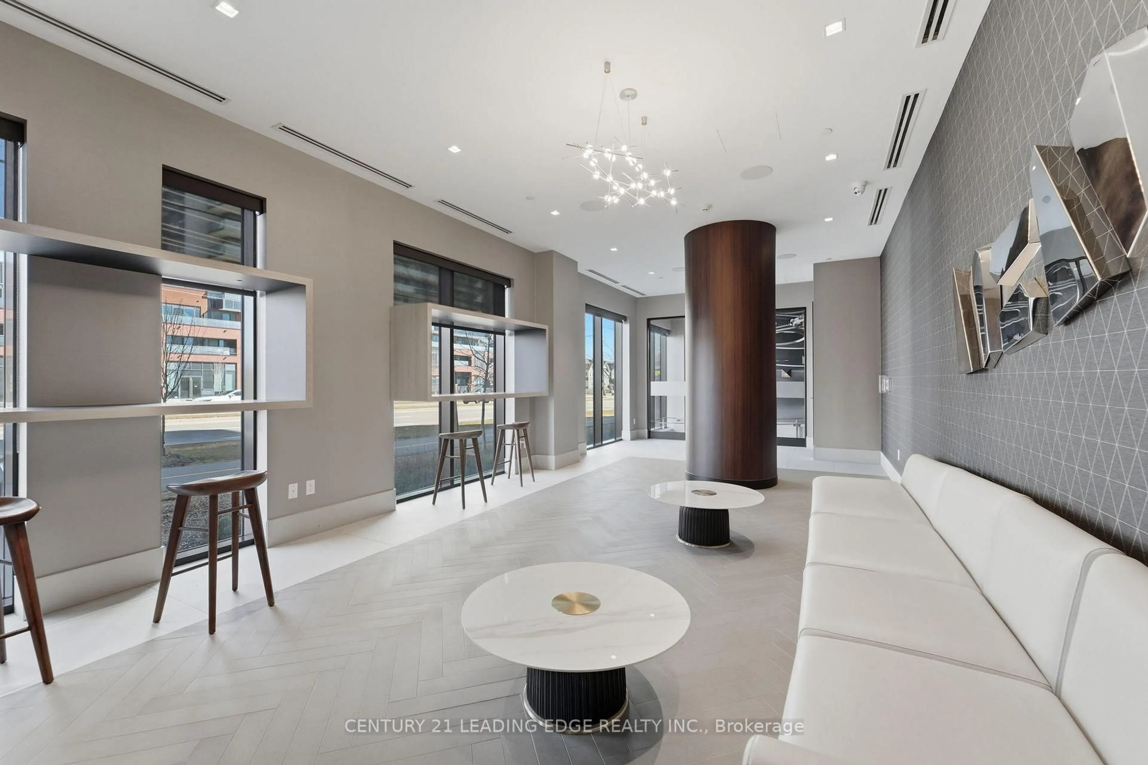 Indoor foyer for 2550 Simcoe St #2516, Oshawa Ontario L1L 0R5