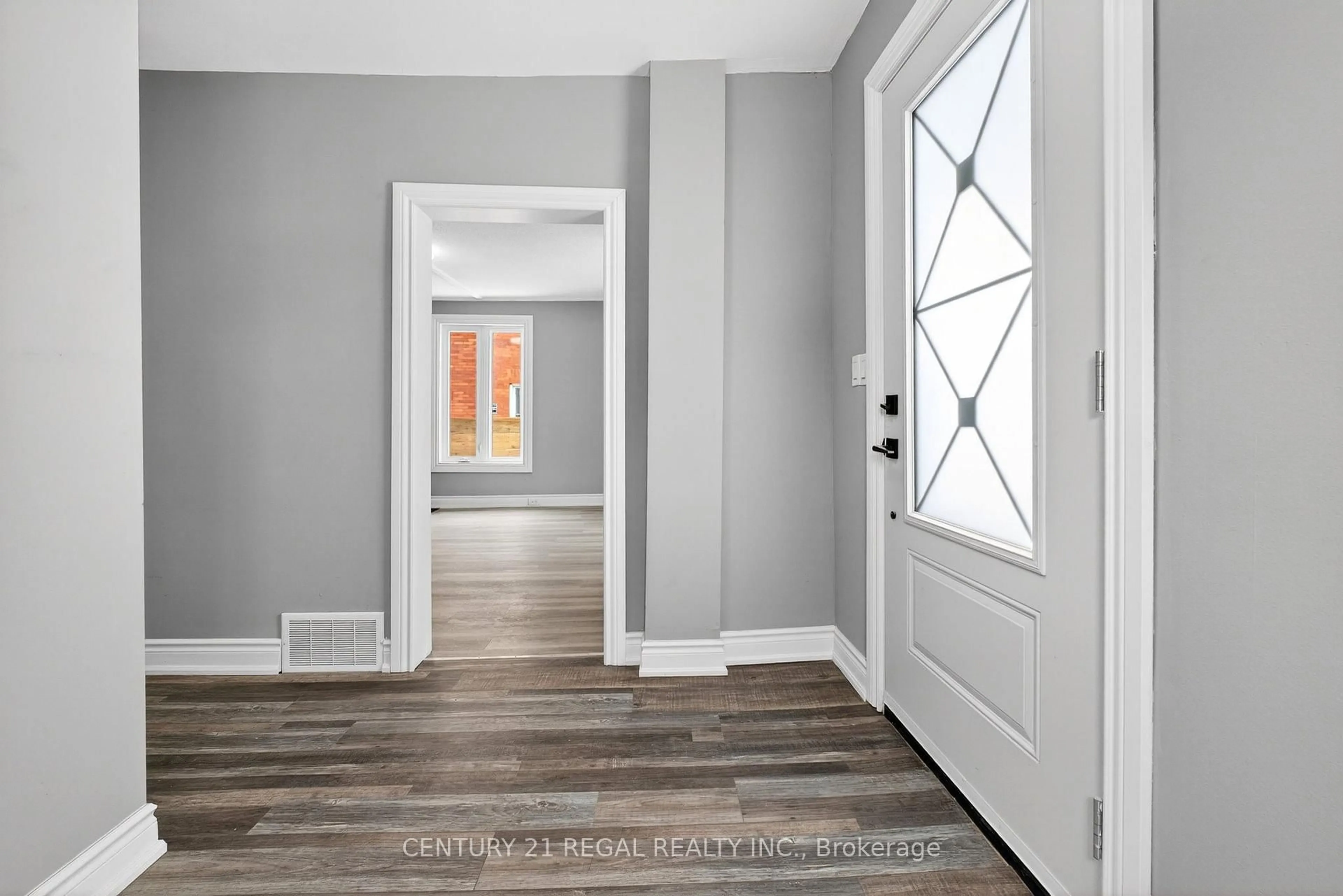 Indoor entryway for 241 Mary St, Oshawa Ontario L1G 5C5