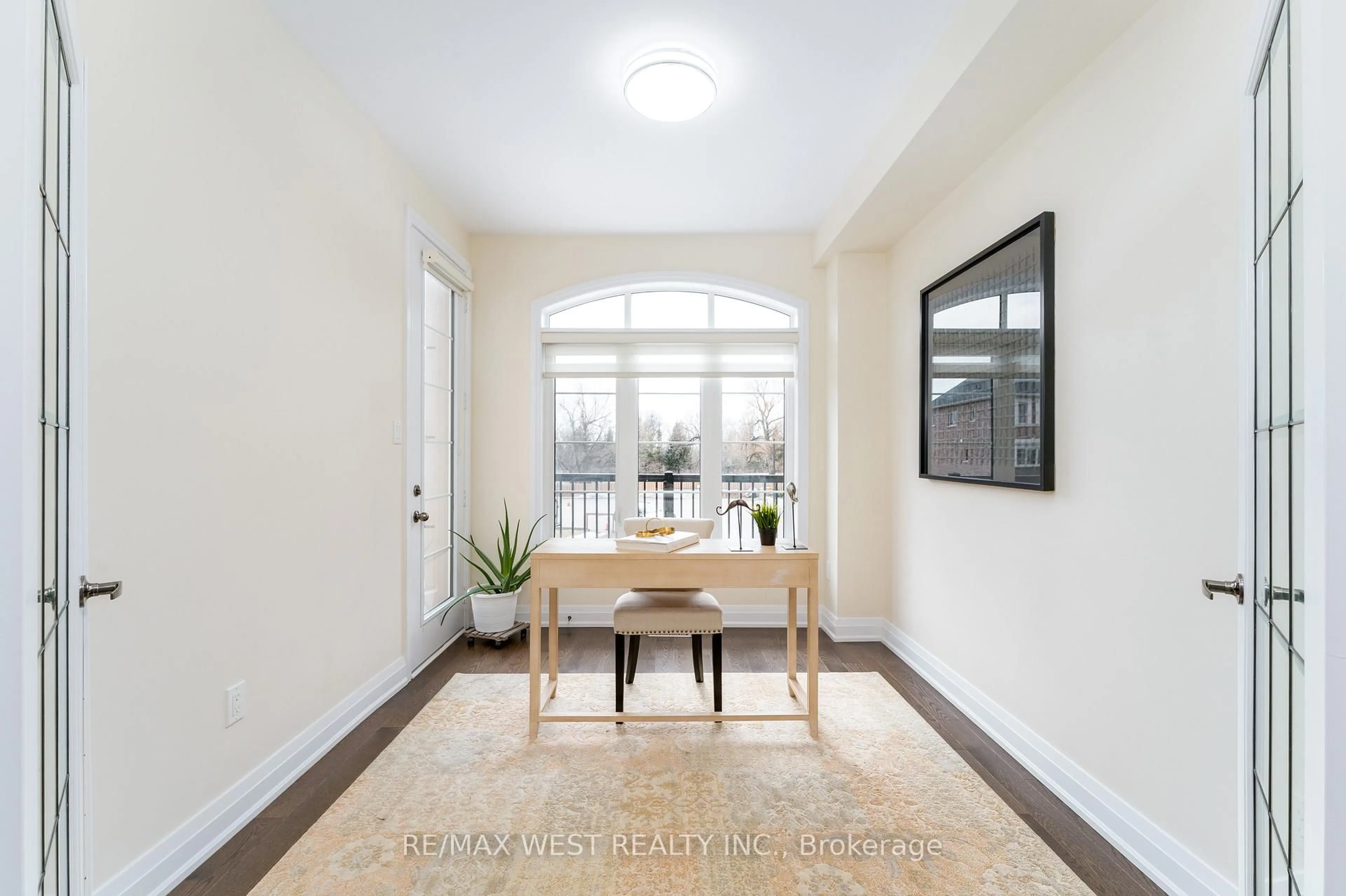 Indoor entryway for 186 Bralorne Tr, Pickering Ontario L1V 0G1