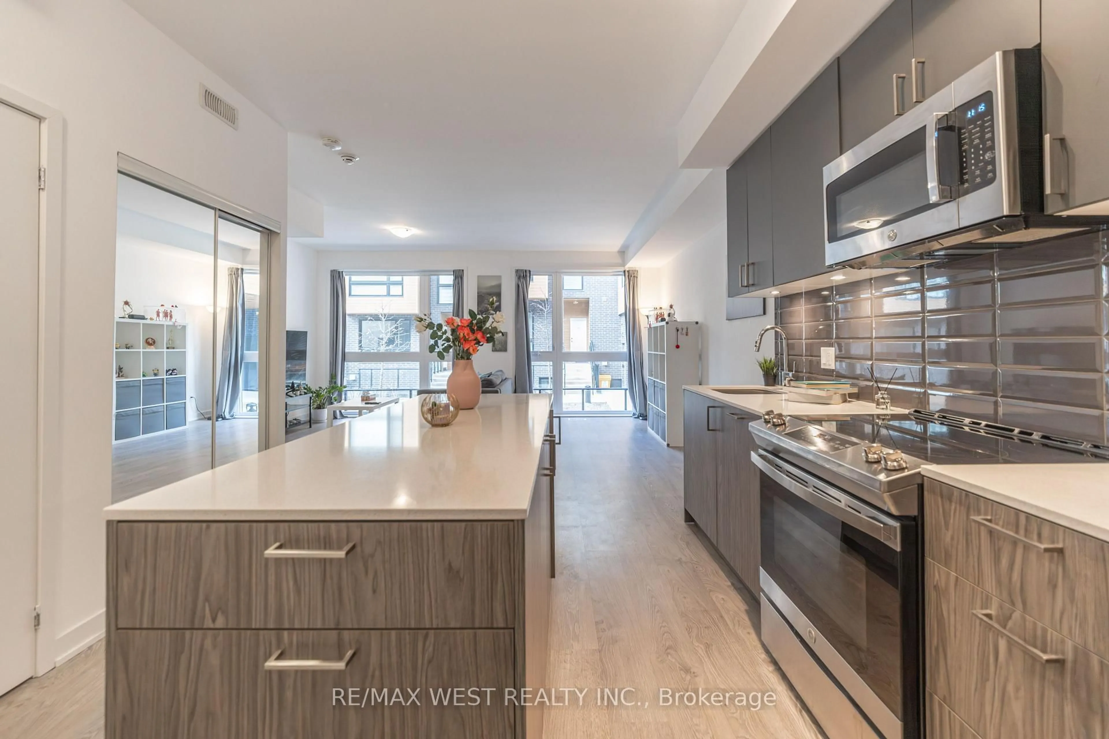 Open concept kitchen, unknown for 35 Brichcliff Ave #27, Toronto Ontario M1N 3C5