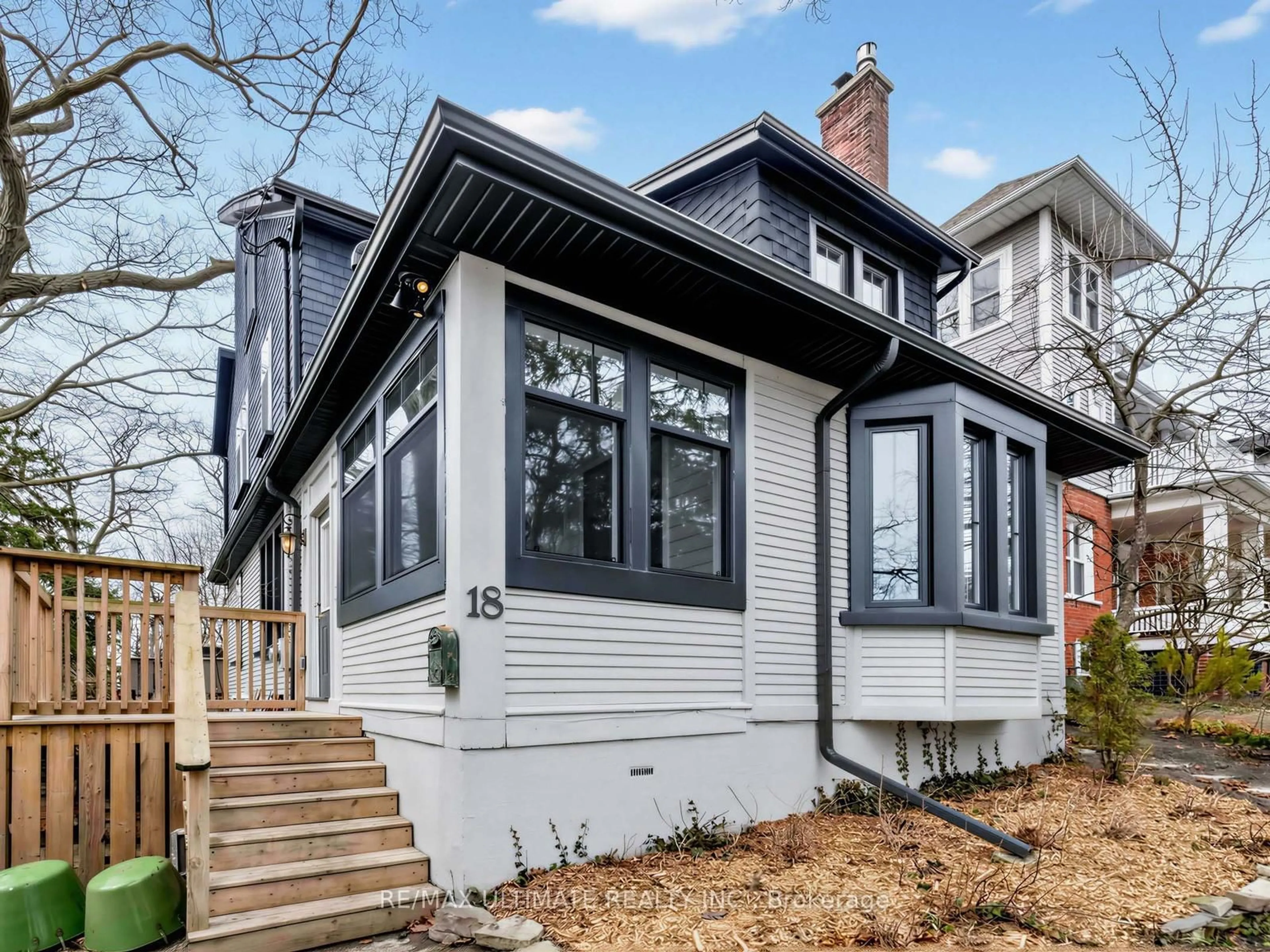 Home with vinyl exterior material, street for 18 Blantyre Ave, Toronto Ontario M1N 2R4