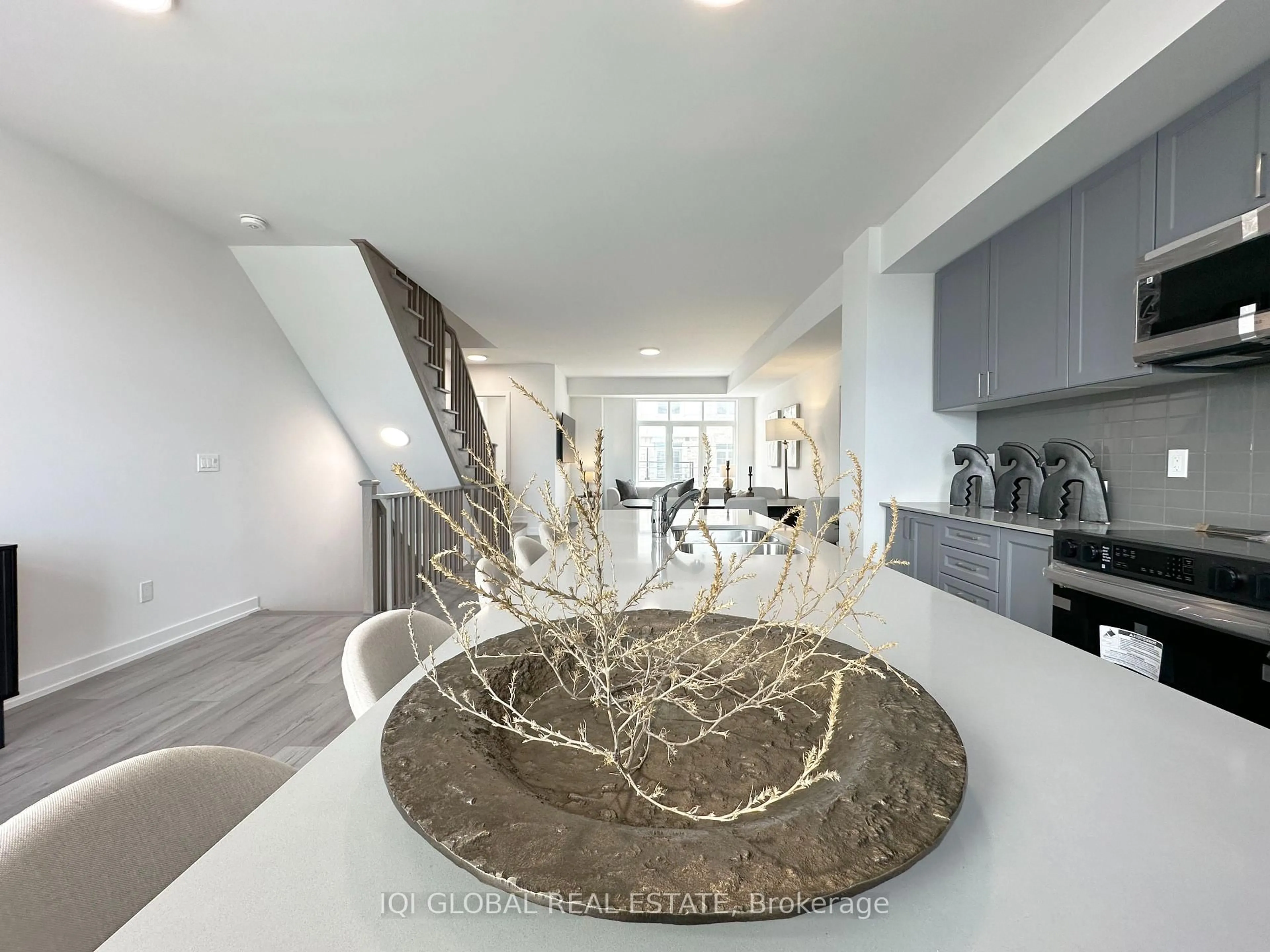 Unknown for 1655 Palmers Sawmill Rd #404, Pickering Ontario L1X 0R3