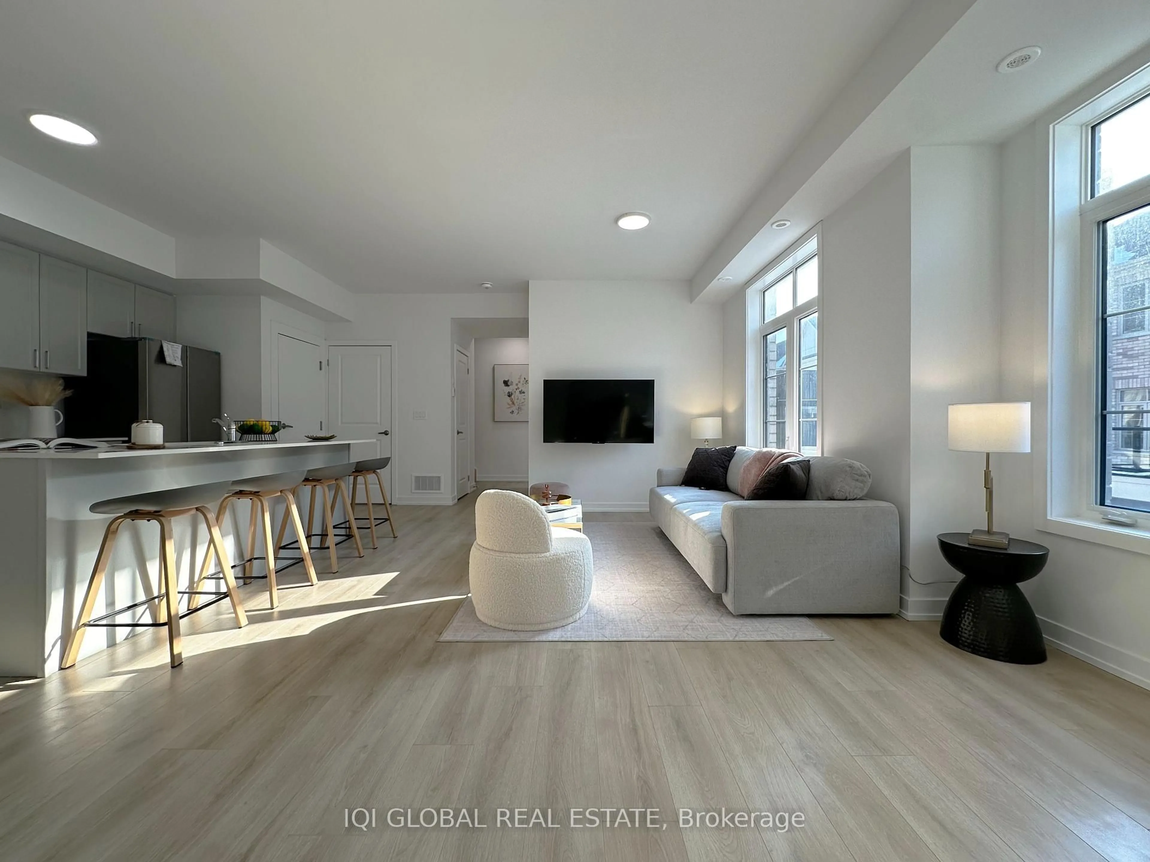 Living room with furniture, unknown for 1655 Palmers Sawmill Rd #1006, Pickering Ontario L1X 0R3