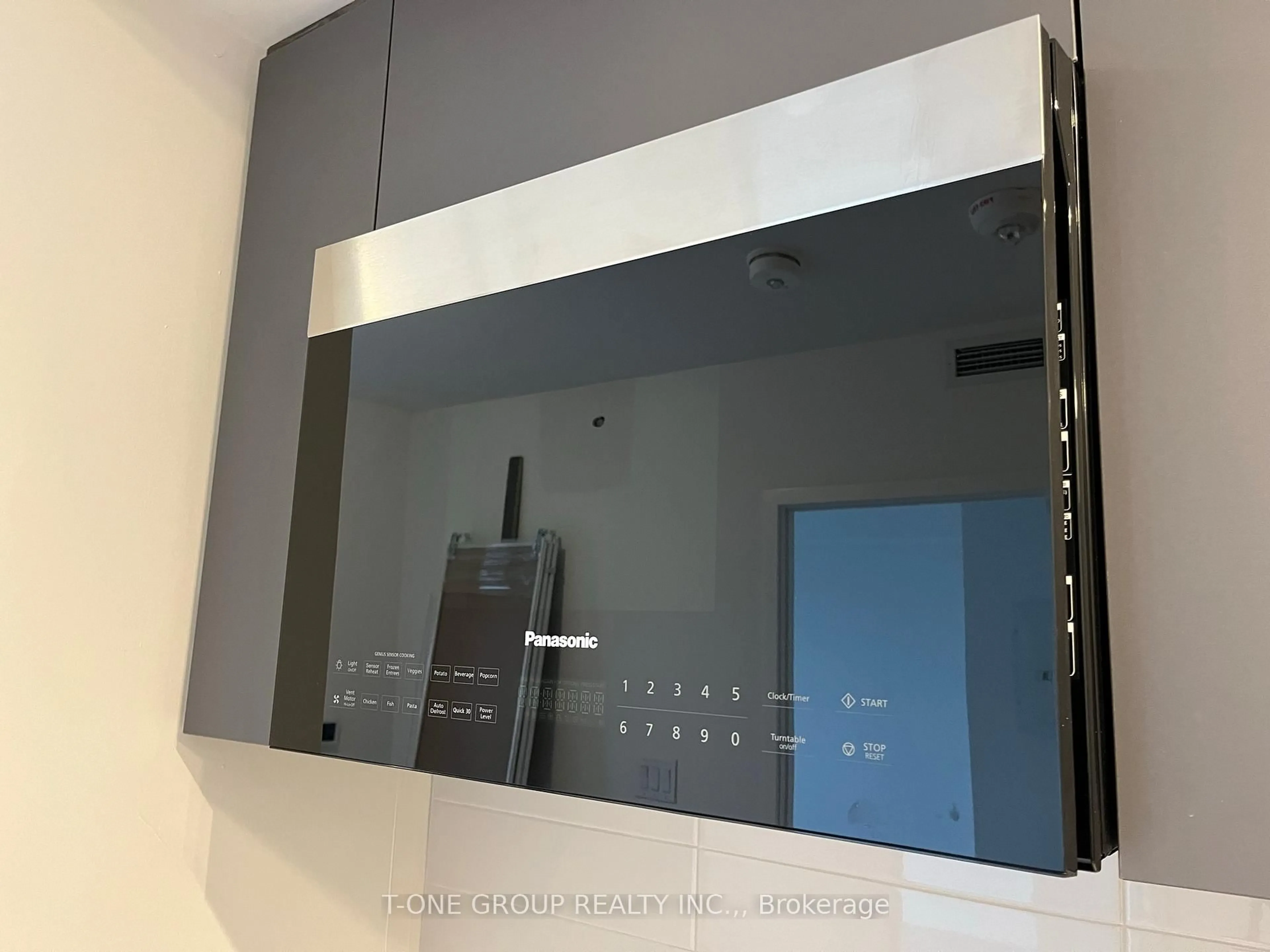 Home theater for 2031 Kennedy Rd #2818, Toronto Ontario M1T 0B8